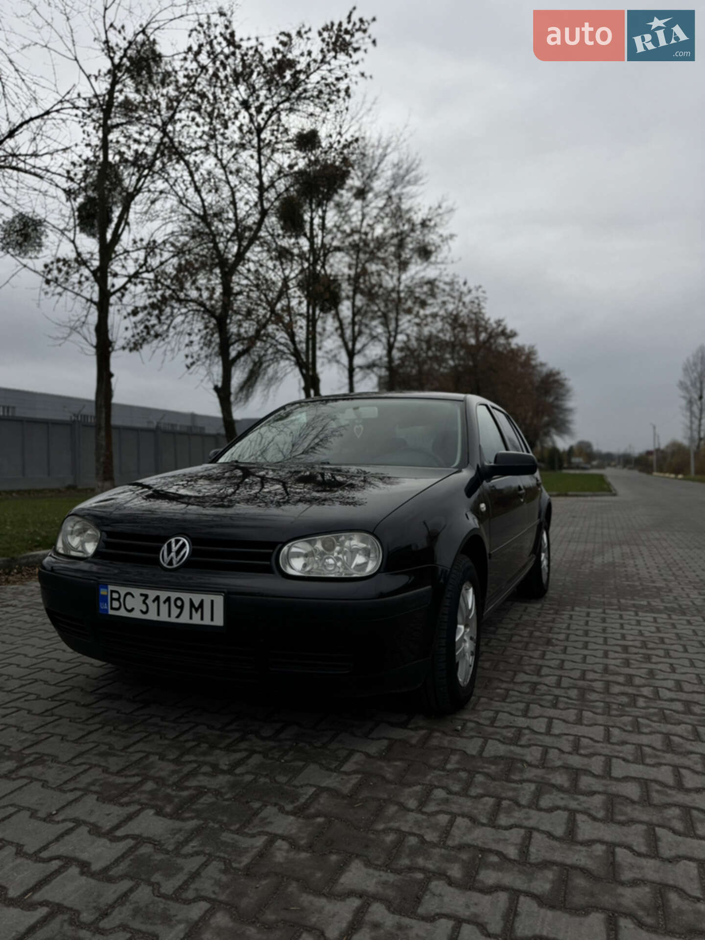VOLKSWAGEN GOLF 2003