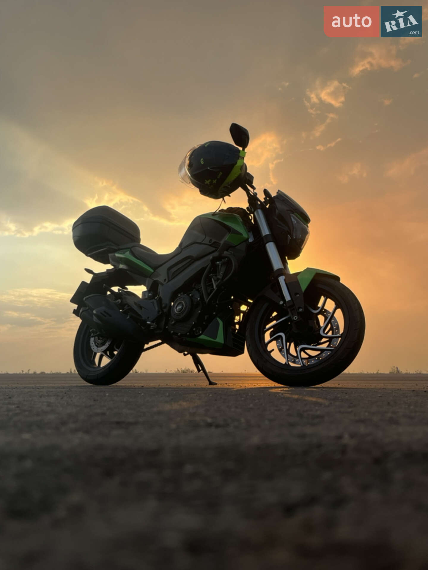 BAJAJ DOMINAR D 400 2020