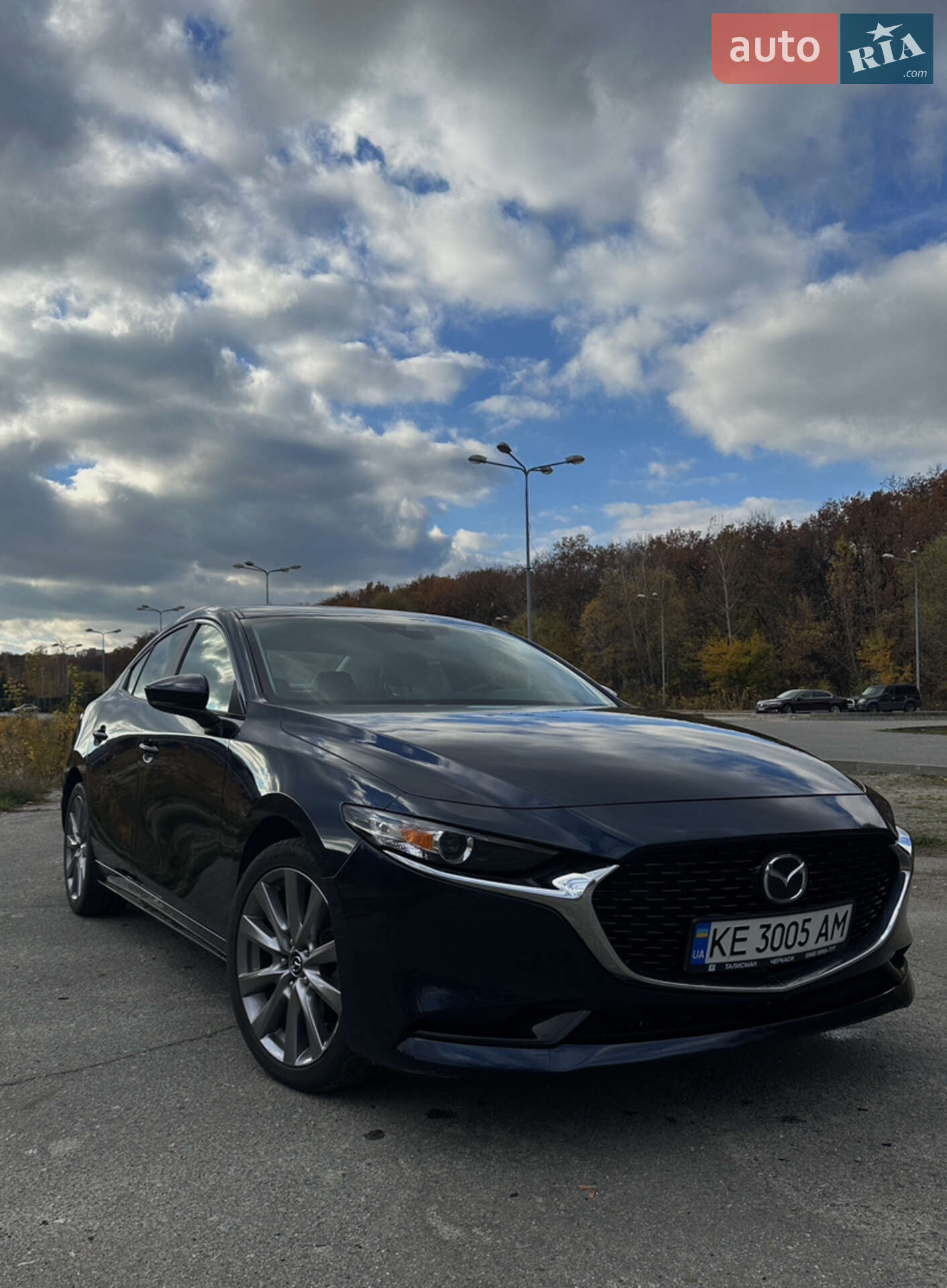 Головне фото звіту автомобіля MAZDA 3 2019
