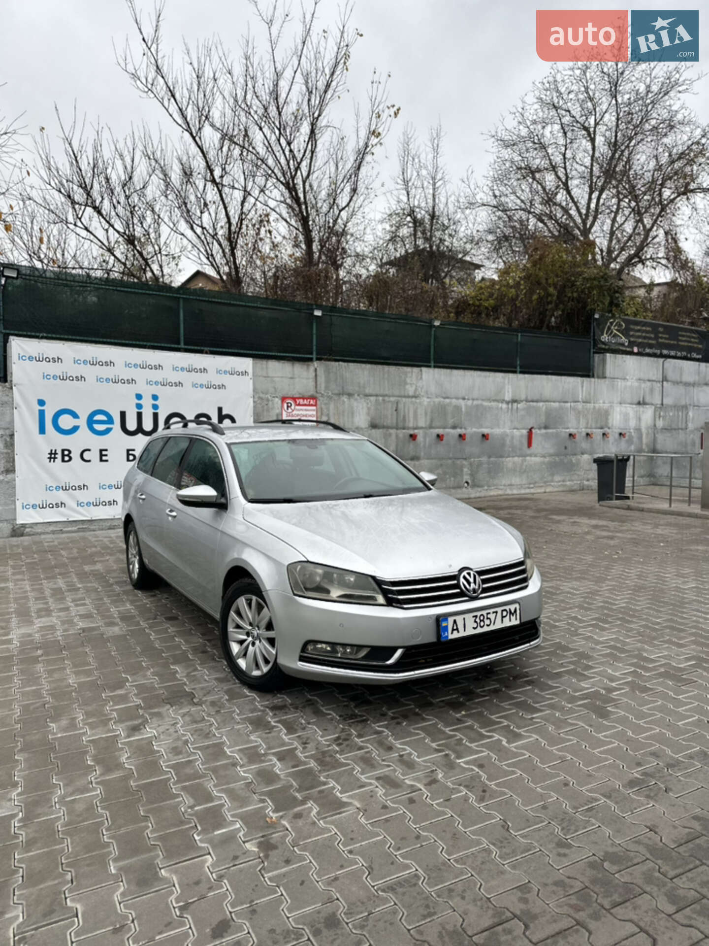 VOLKSWAGEN PASSAT 2011