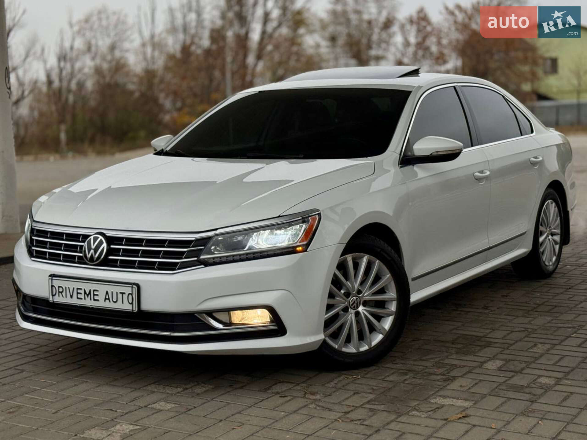 VOLKSWAGEN PASSAT 2016