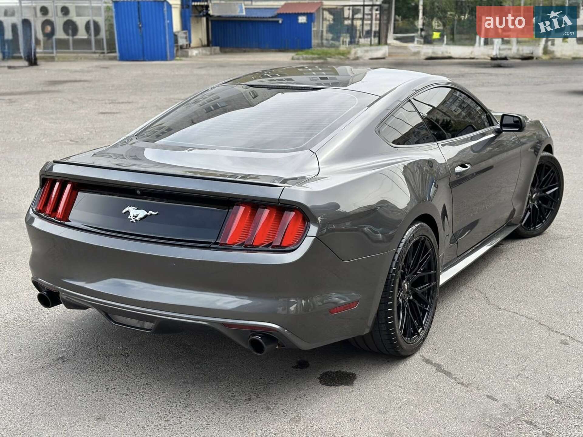 FORD MUSTANG