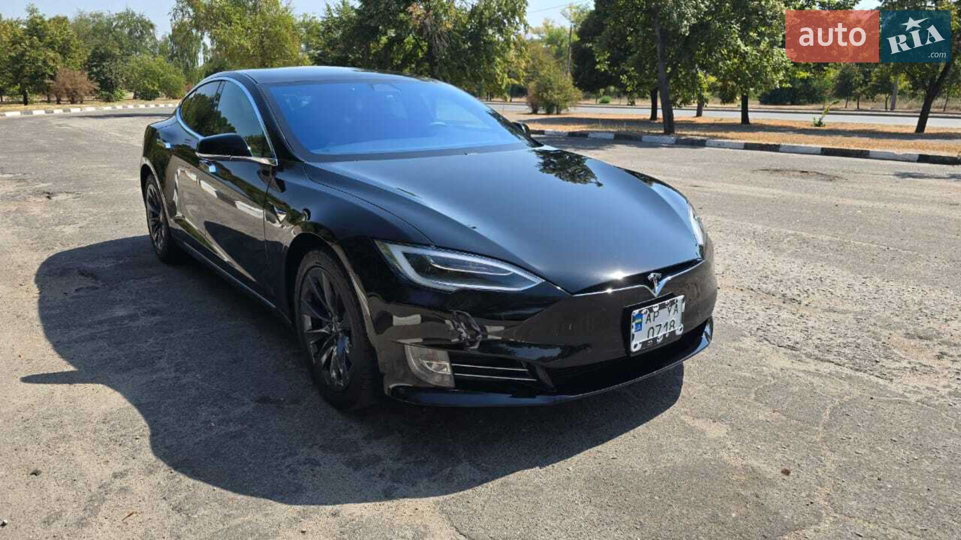 Головне фото звіту автомобіля TESLA MODEL S 2019