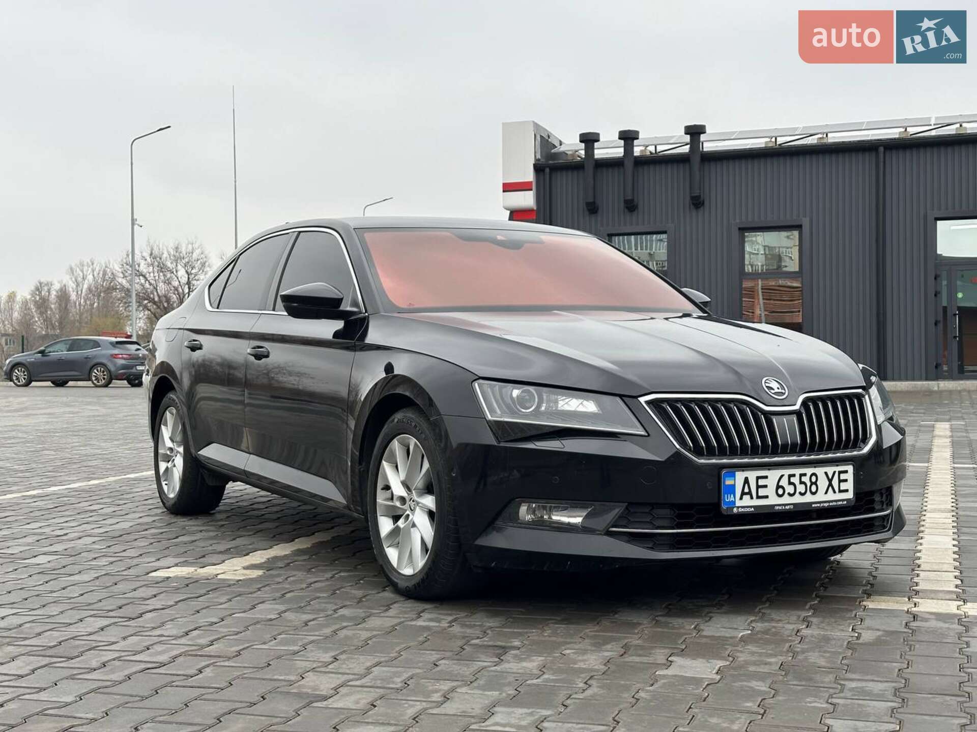 Головне фото звіту автомобіля SKODA SUPERB 2016
