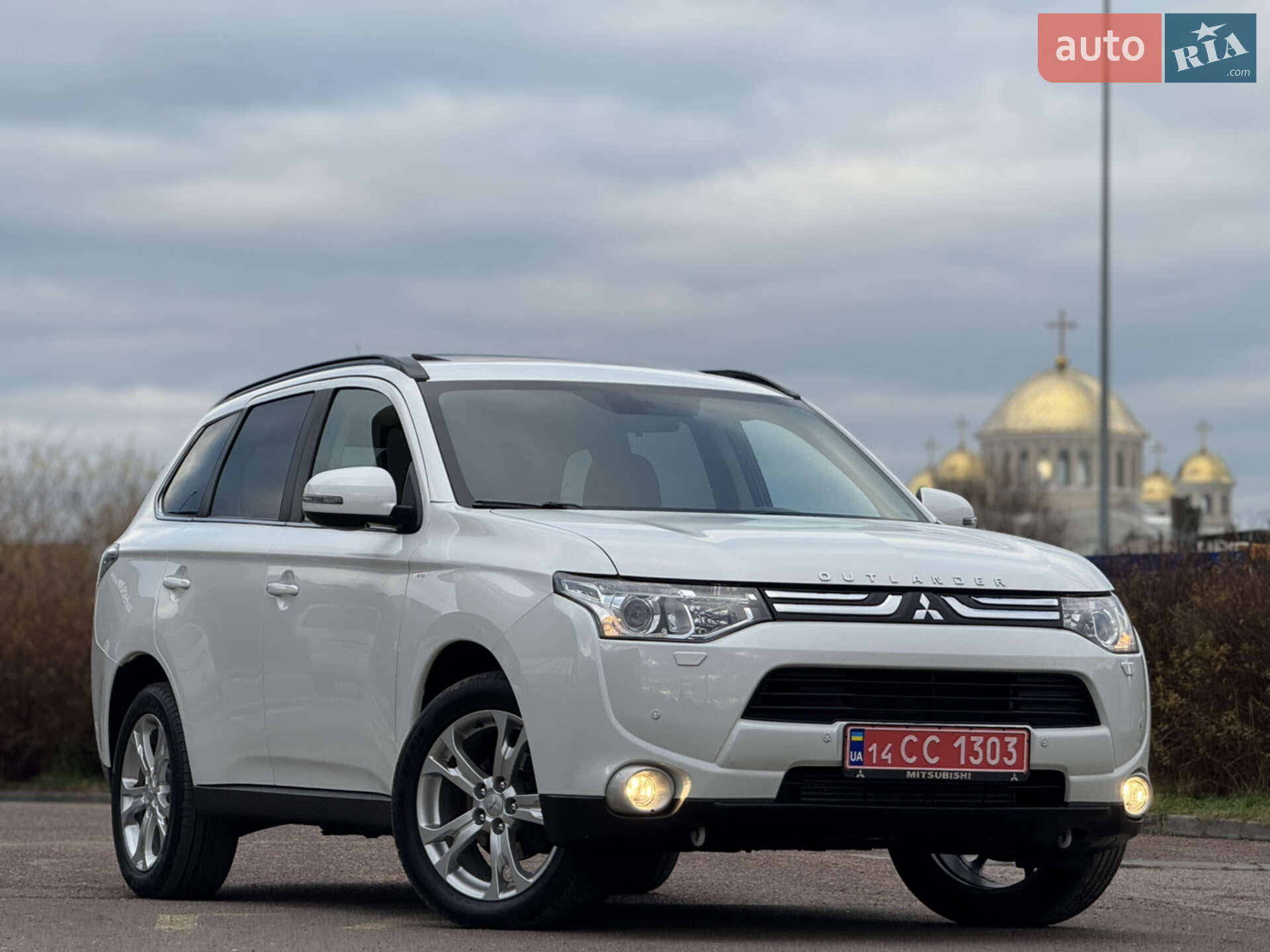 Головне фото звіту автомобіля MITSUBISHI OUTLANDER 2013