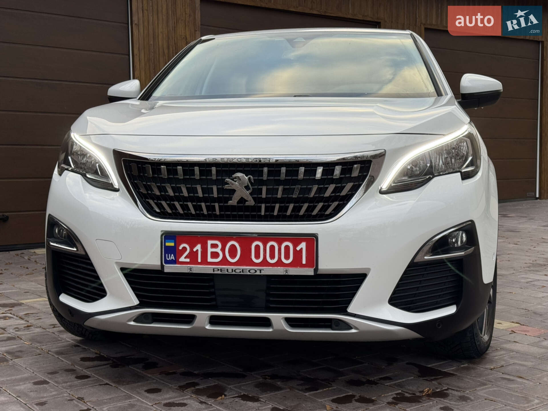 PEUGEOT 3008 2019