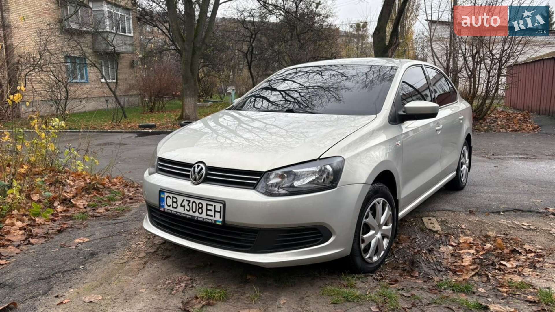 VOLKSWAGEN POLO 2013