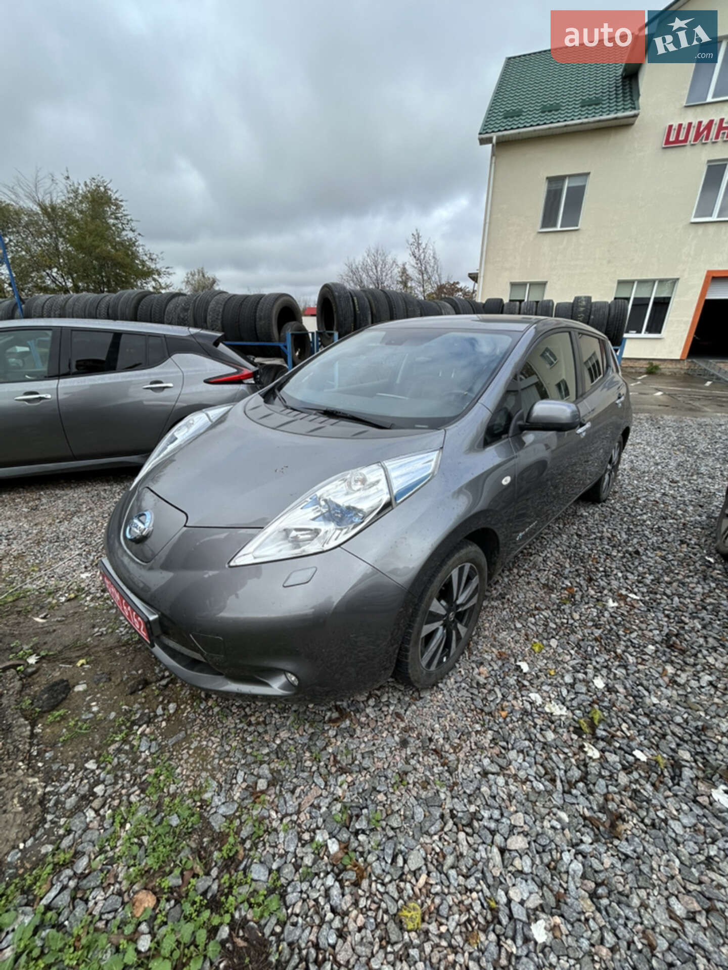 NISSAN LEAF 2017