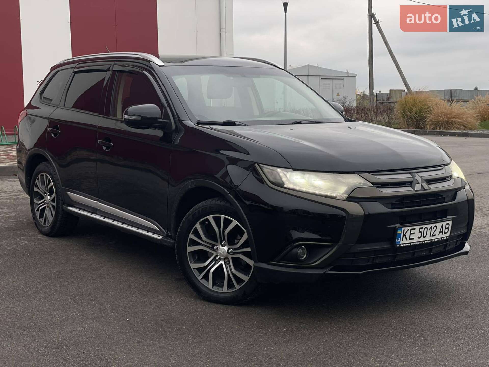 Головне фото звіту автомобіля MITSUBISHI OUTLANDER 2015