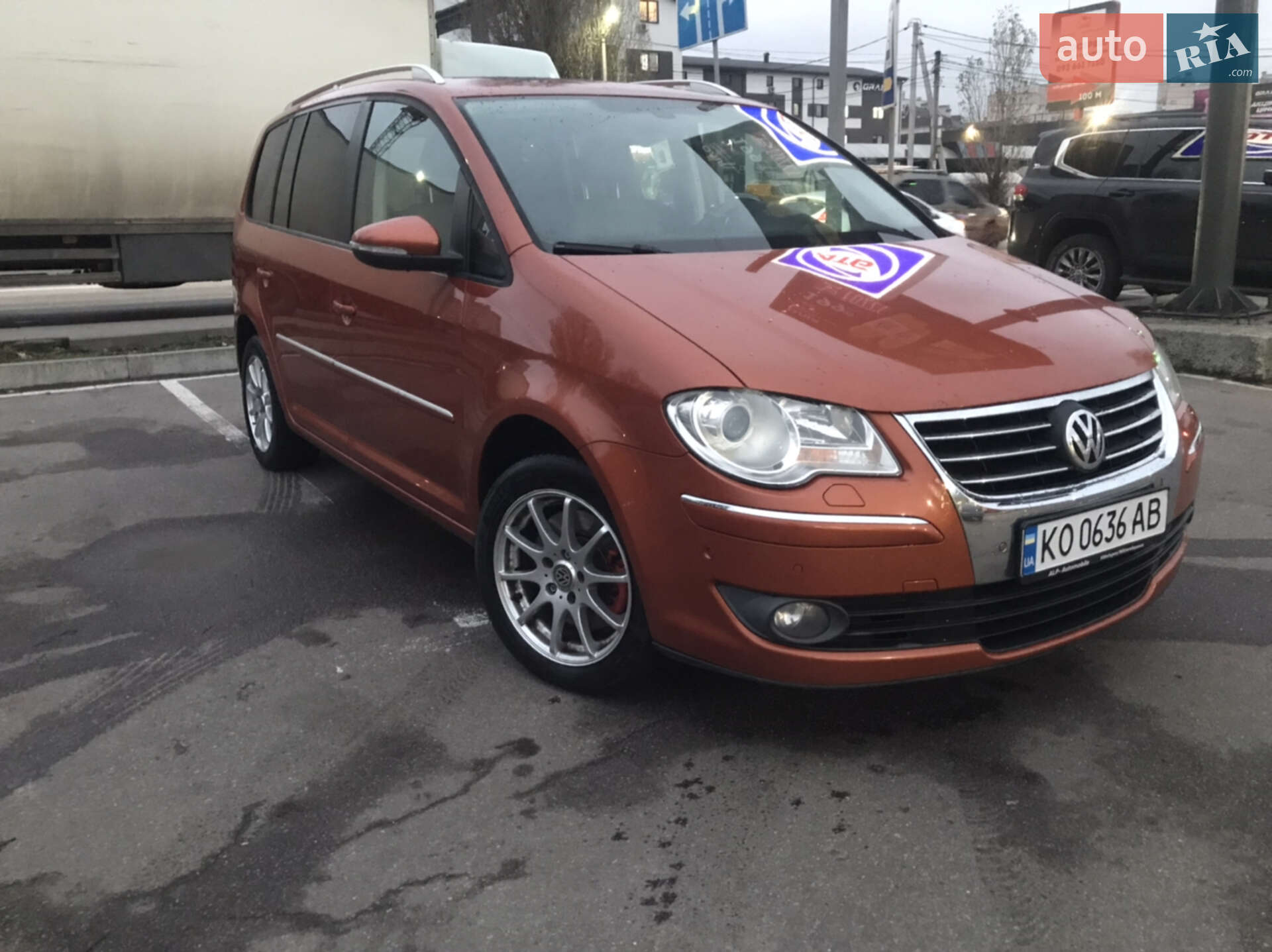 VOLKSWAGEN TOURAN 2009