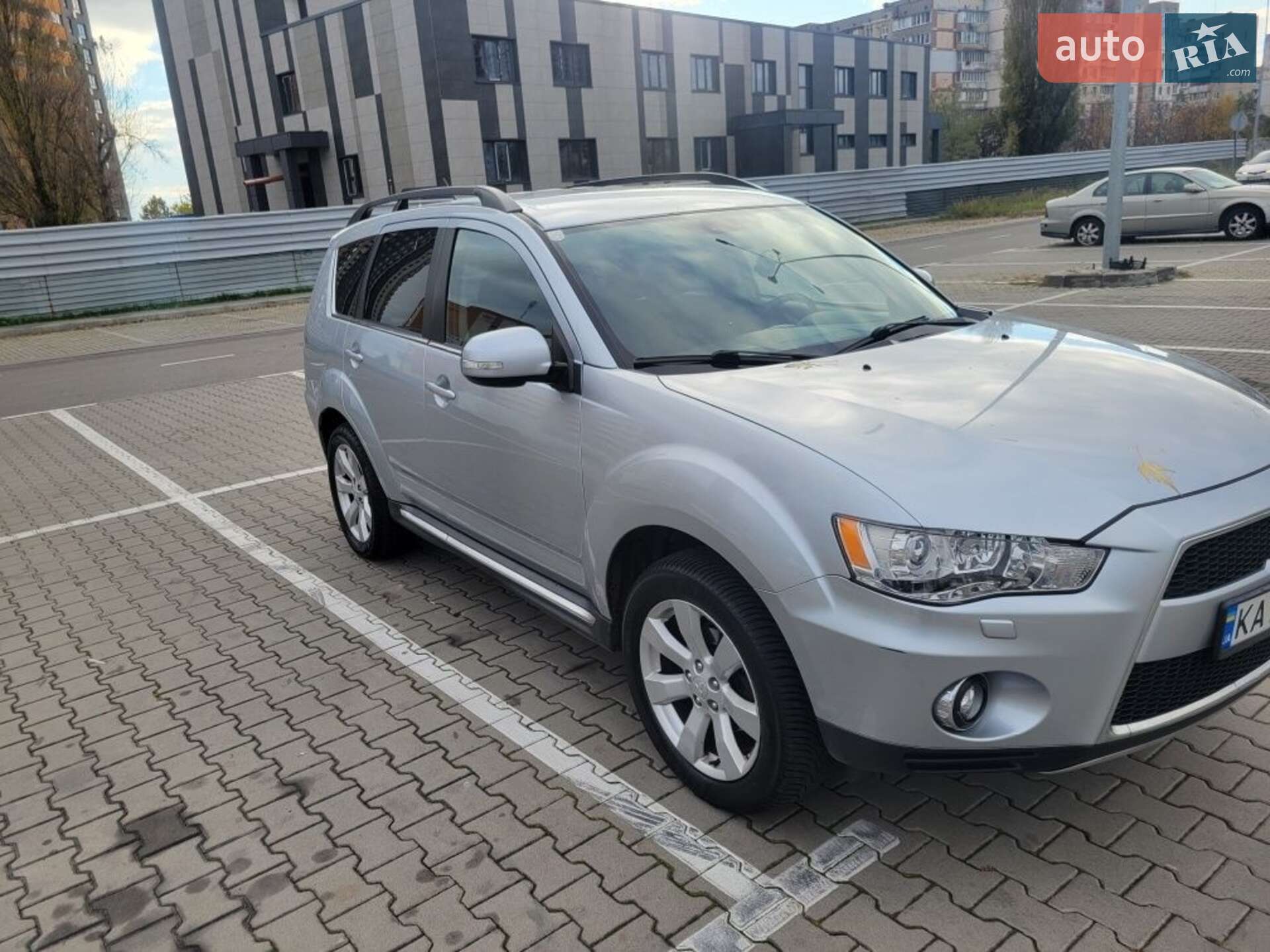 Головне фото звіту автомобіля MITSUBISHI OUTLANDER 2011