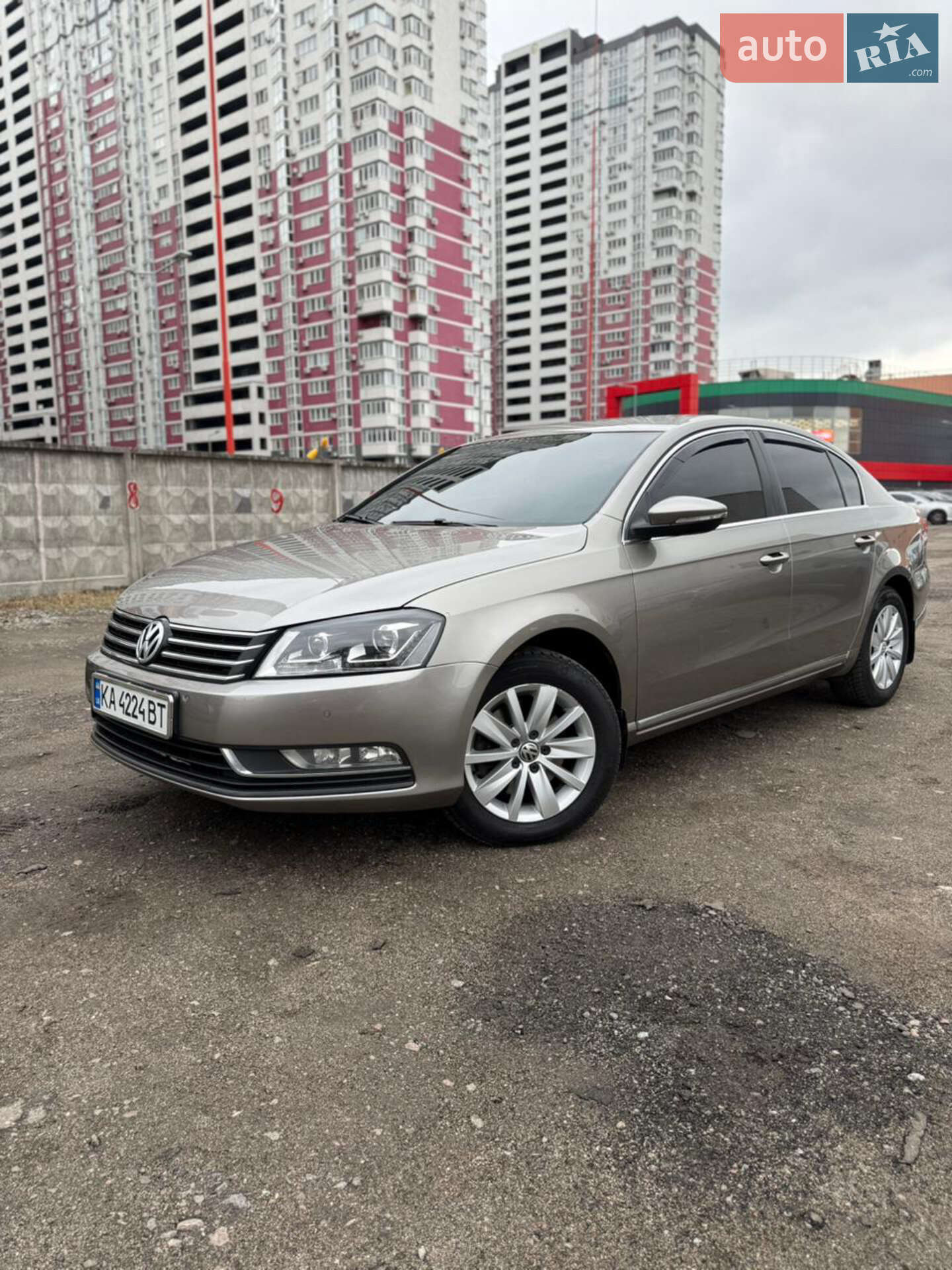 VOLKSWAGEN PASSAT 2013