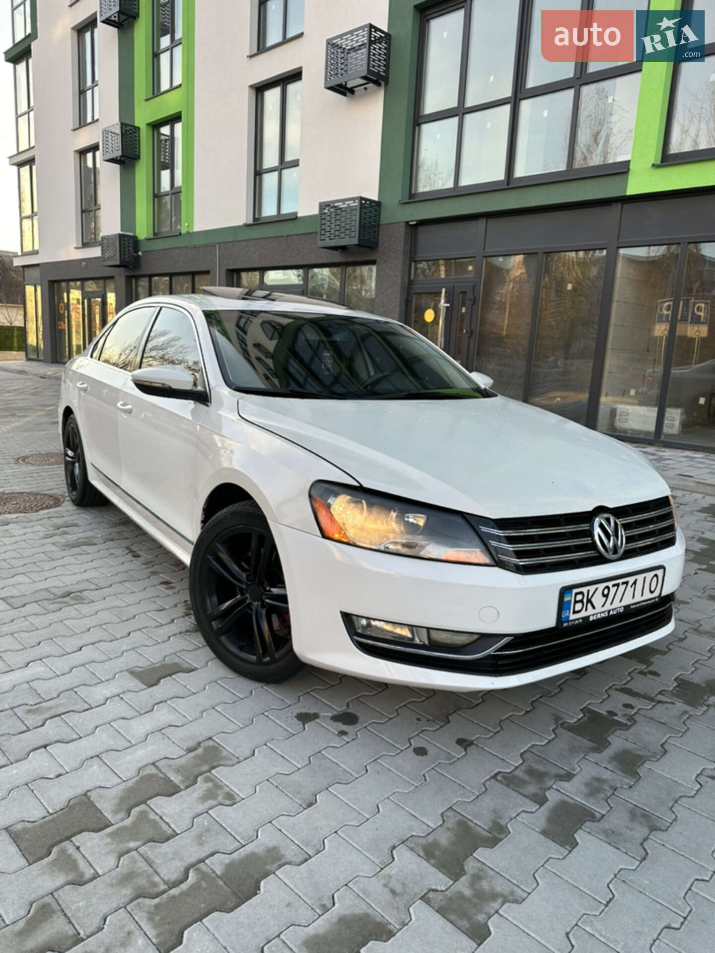 VOLKSWAGEN PASSAT 2011