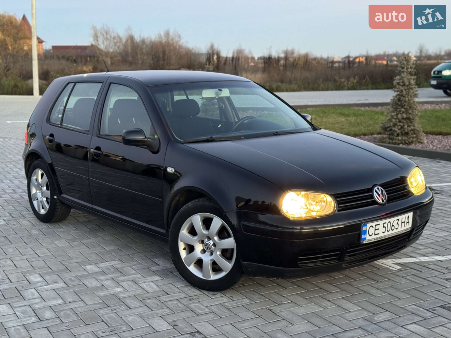 VOLKSWAGEN GOLF 2003