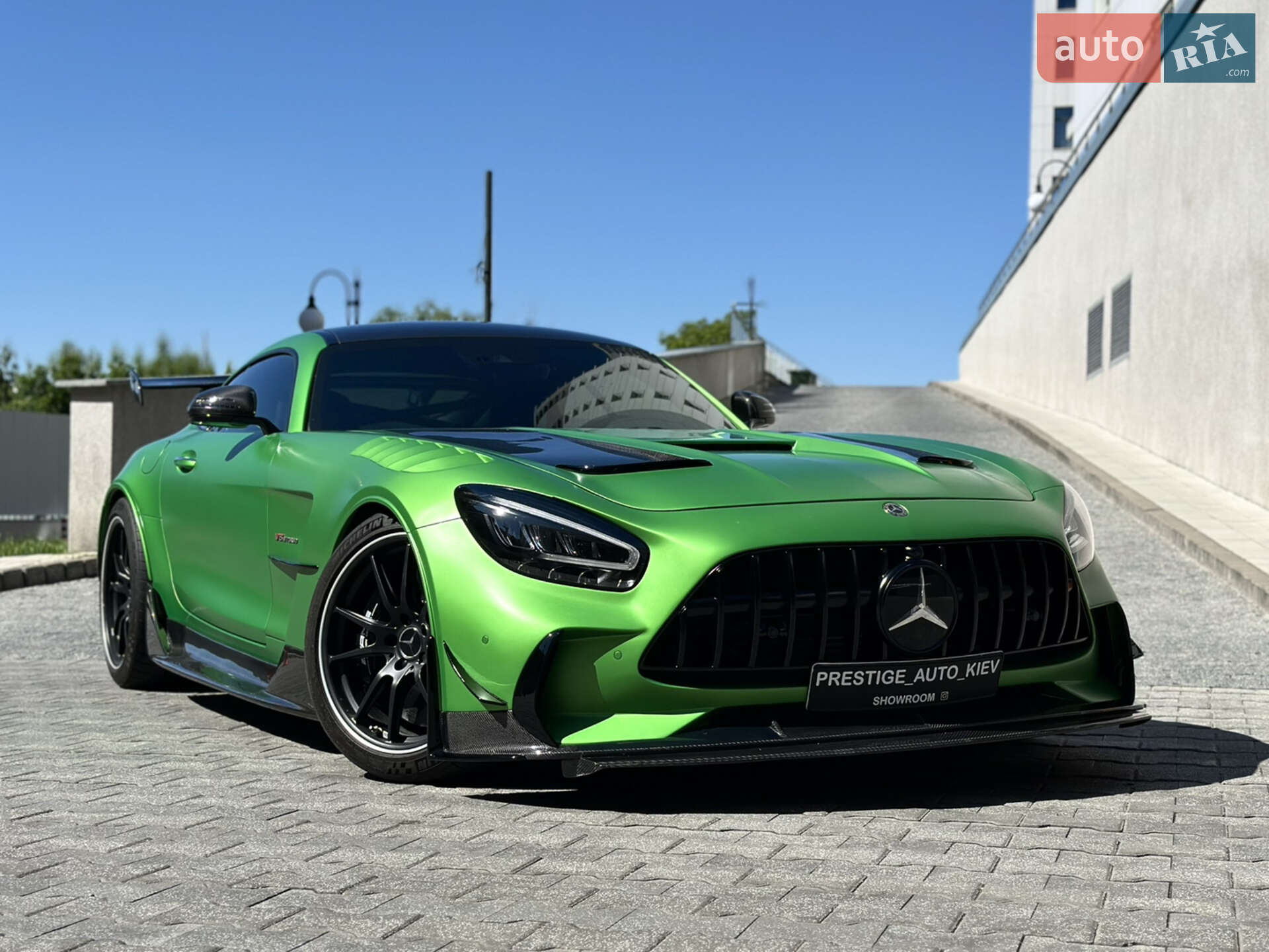 MERCEDES-BENZ AMG GT R