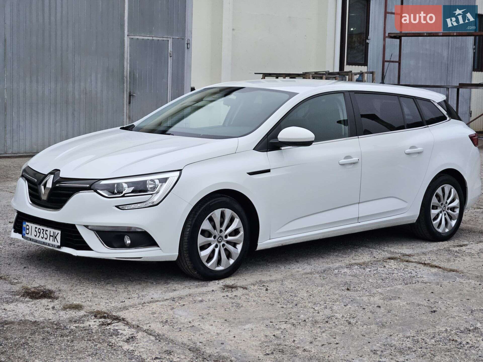 Головне фото звіту автомобіля RENAULT MEGANE 2017