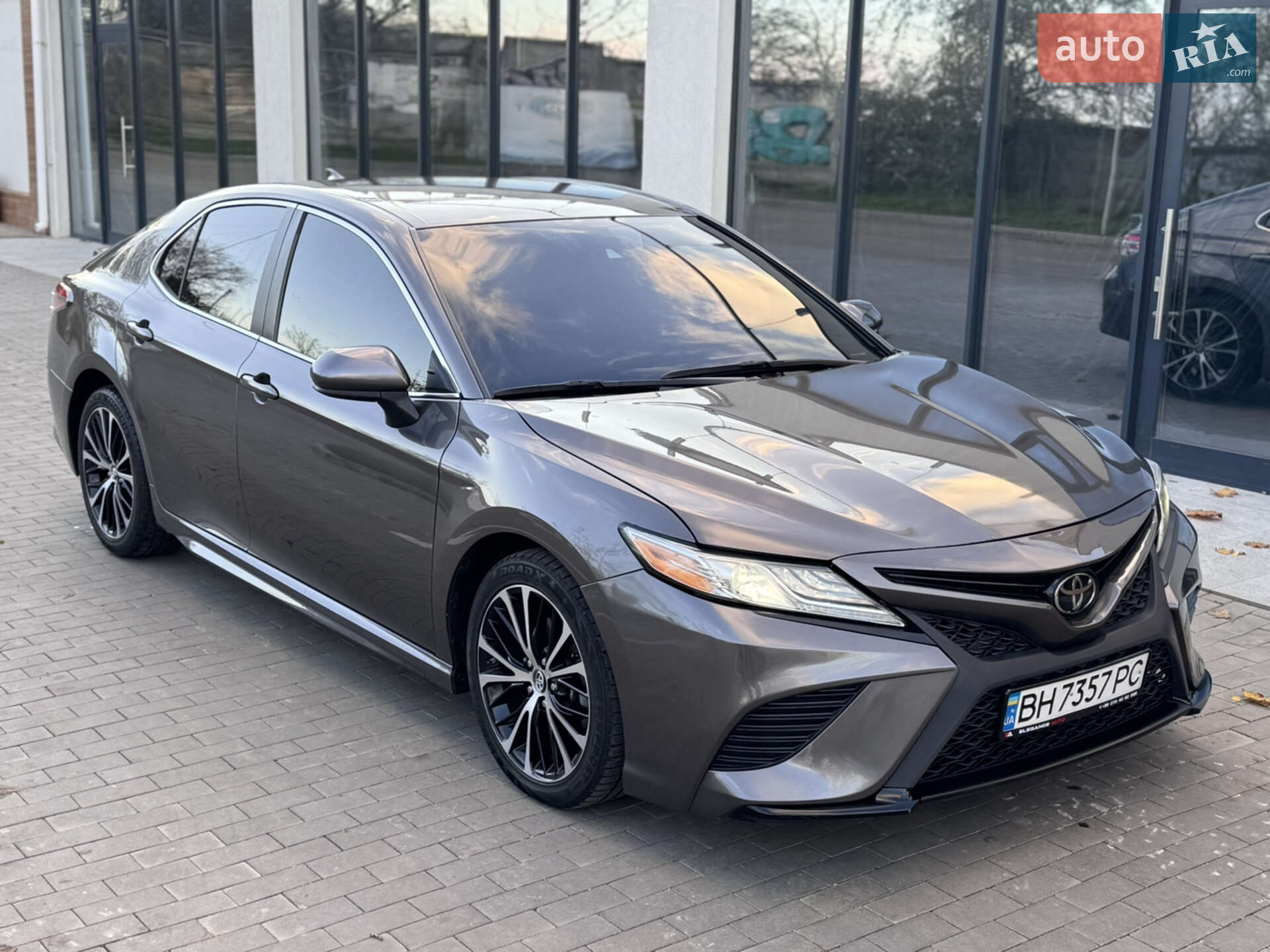 TOYOTA CAMRY 2019