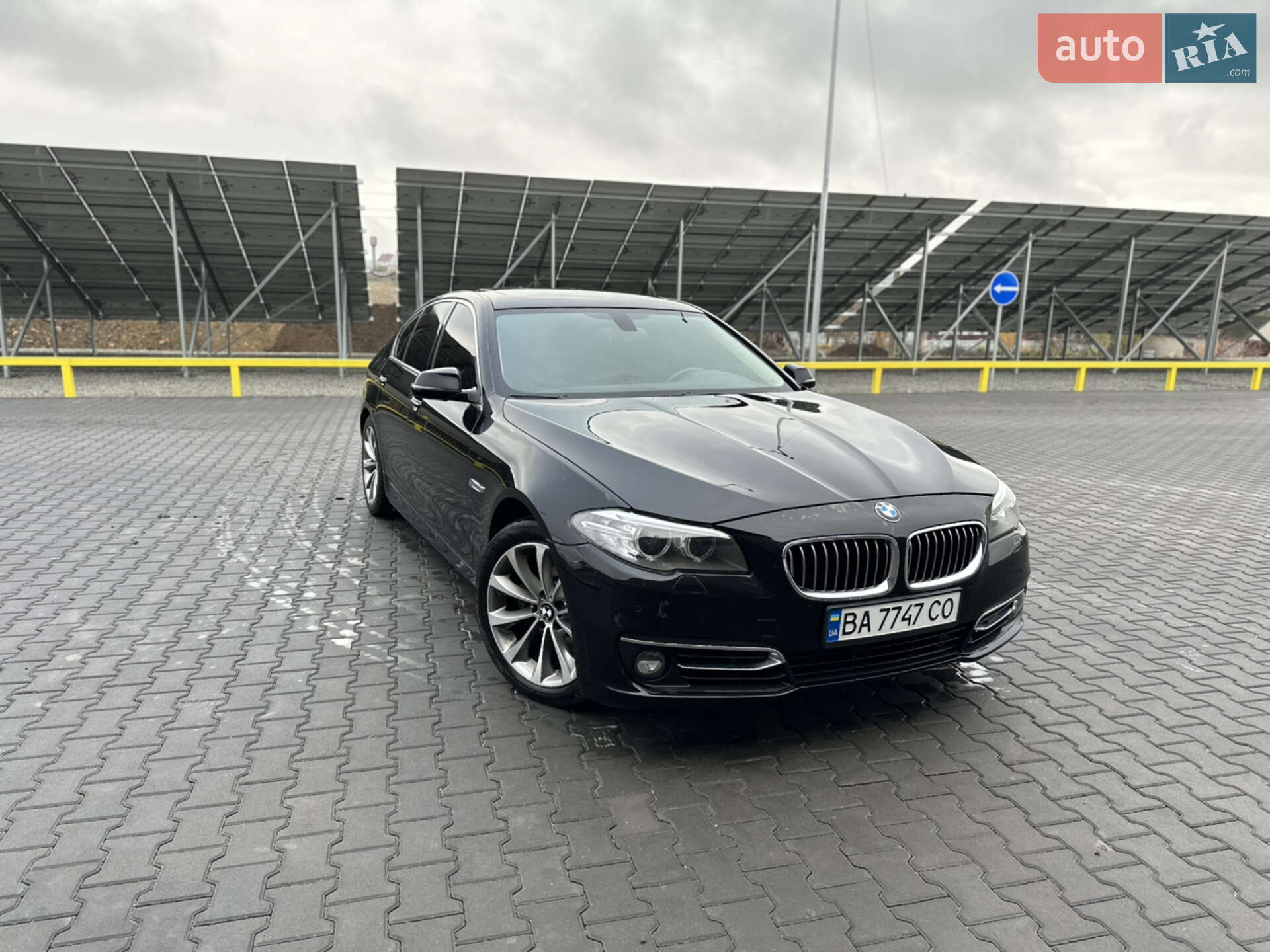 Головне фото звіту автомобіля BMW 528XI 2015