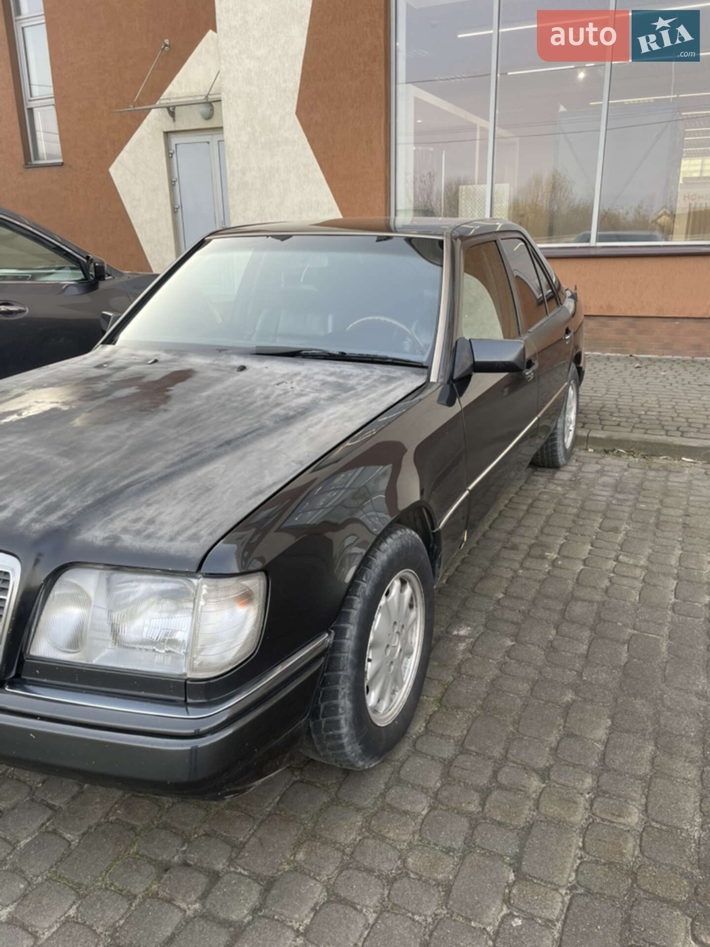 Головне фото звіту автомобіля MERCEDES-BENZ E 220 1995