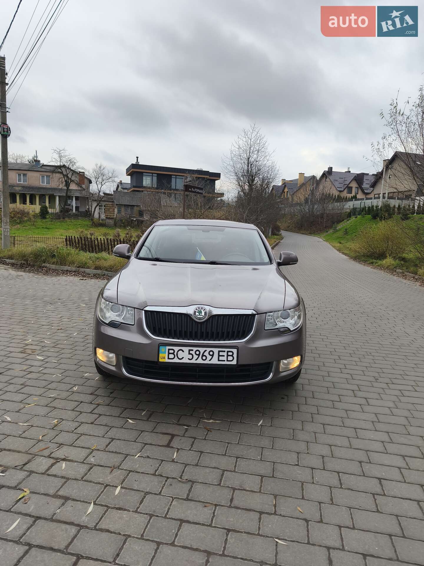 SKODA SUPERB 2012