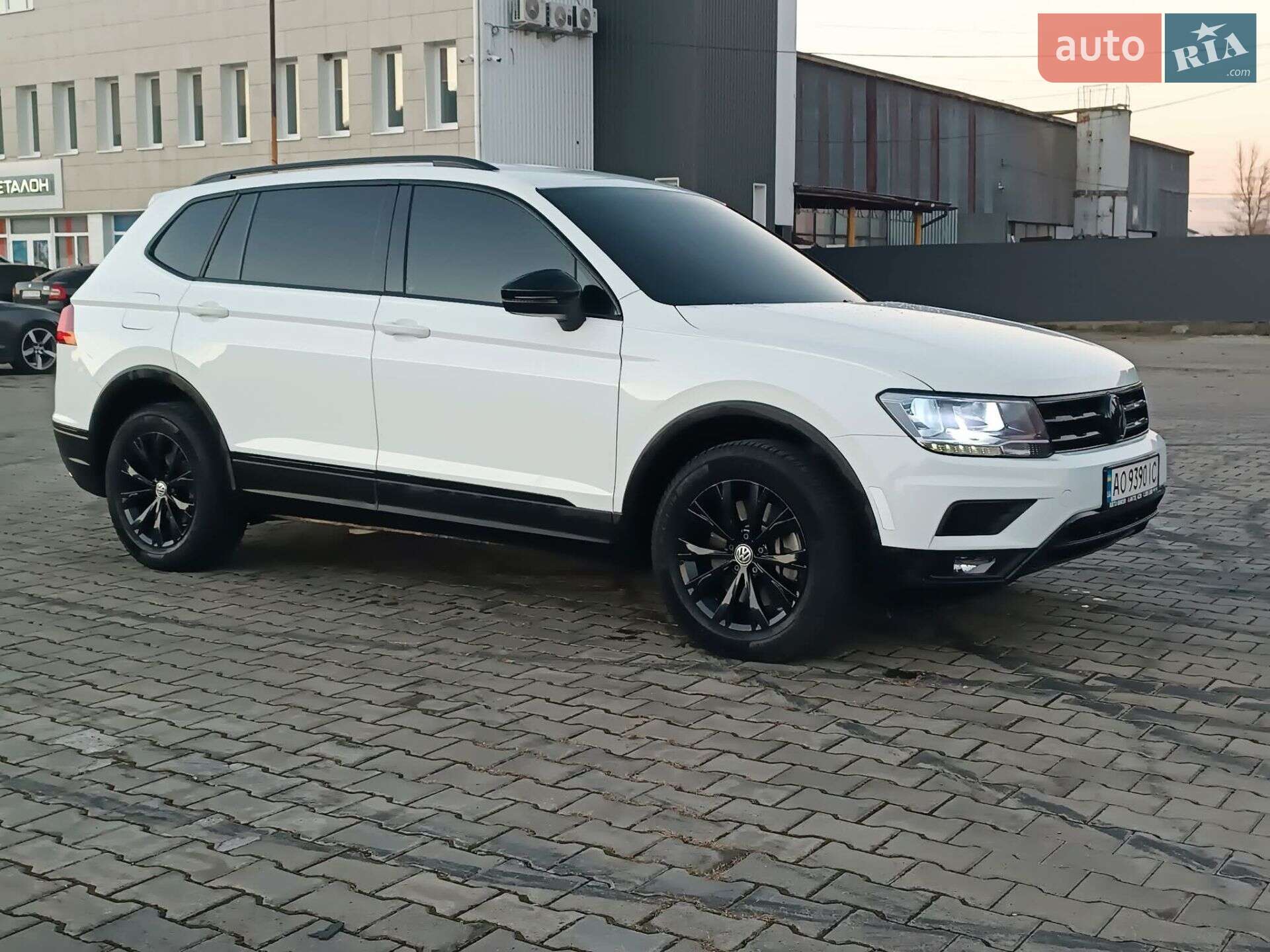 VOLKSWAGEN TIGUAN 2017