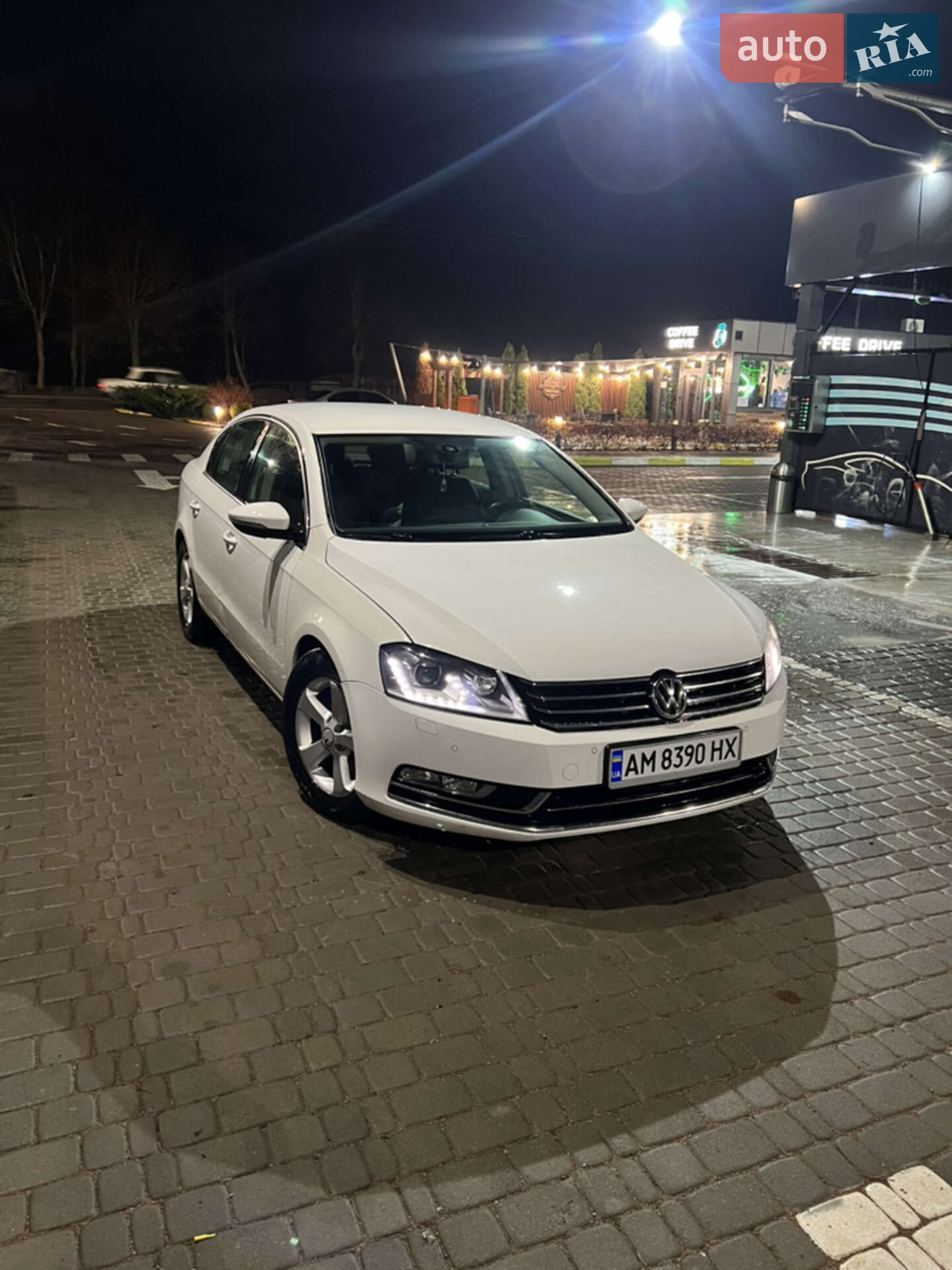 VOLKSWAGEN PASSAT 2011