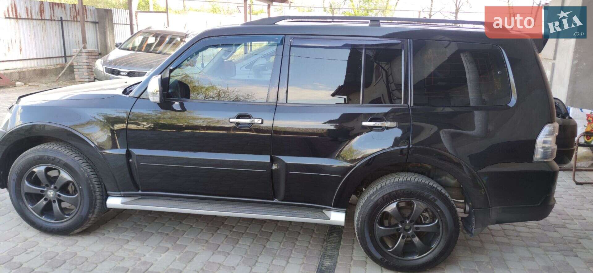 MITSUBISHI PAJERO WAGON 2013