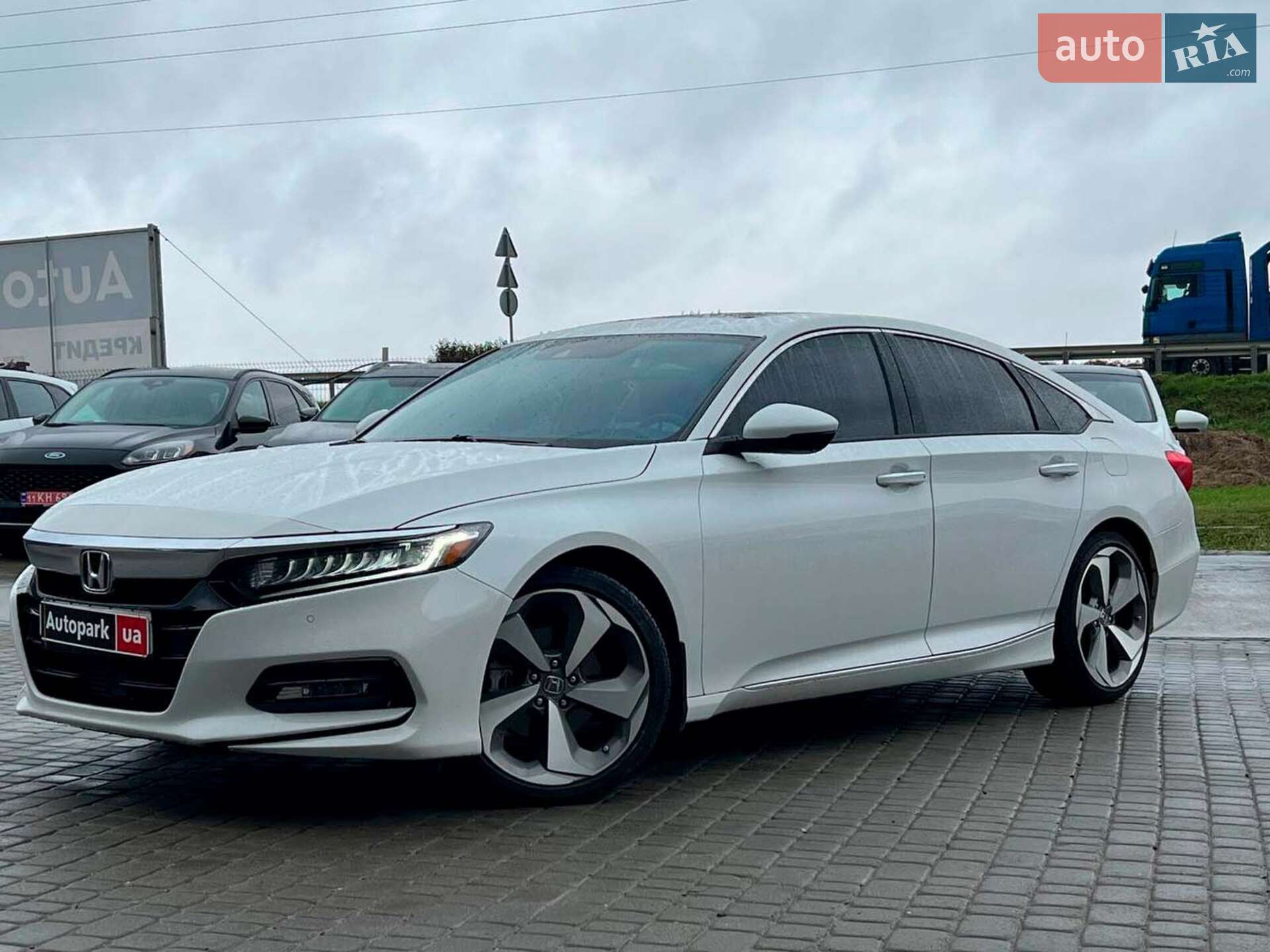 Головне фото звіту автомобіля HONDA ACCORD 2018