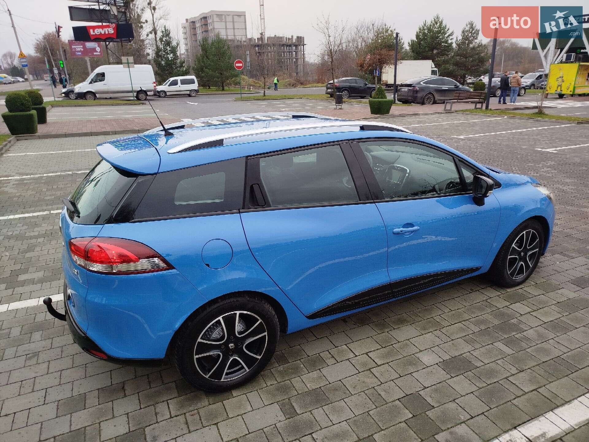 Головне фото звіту автомобіля RENAULT CLIO 2013