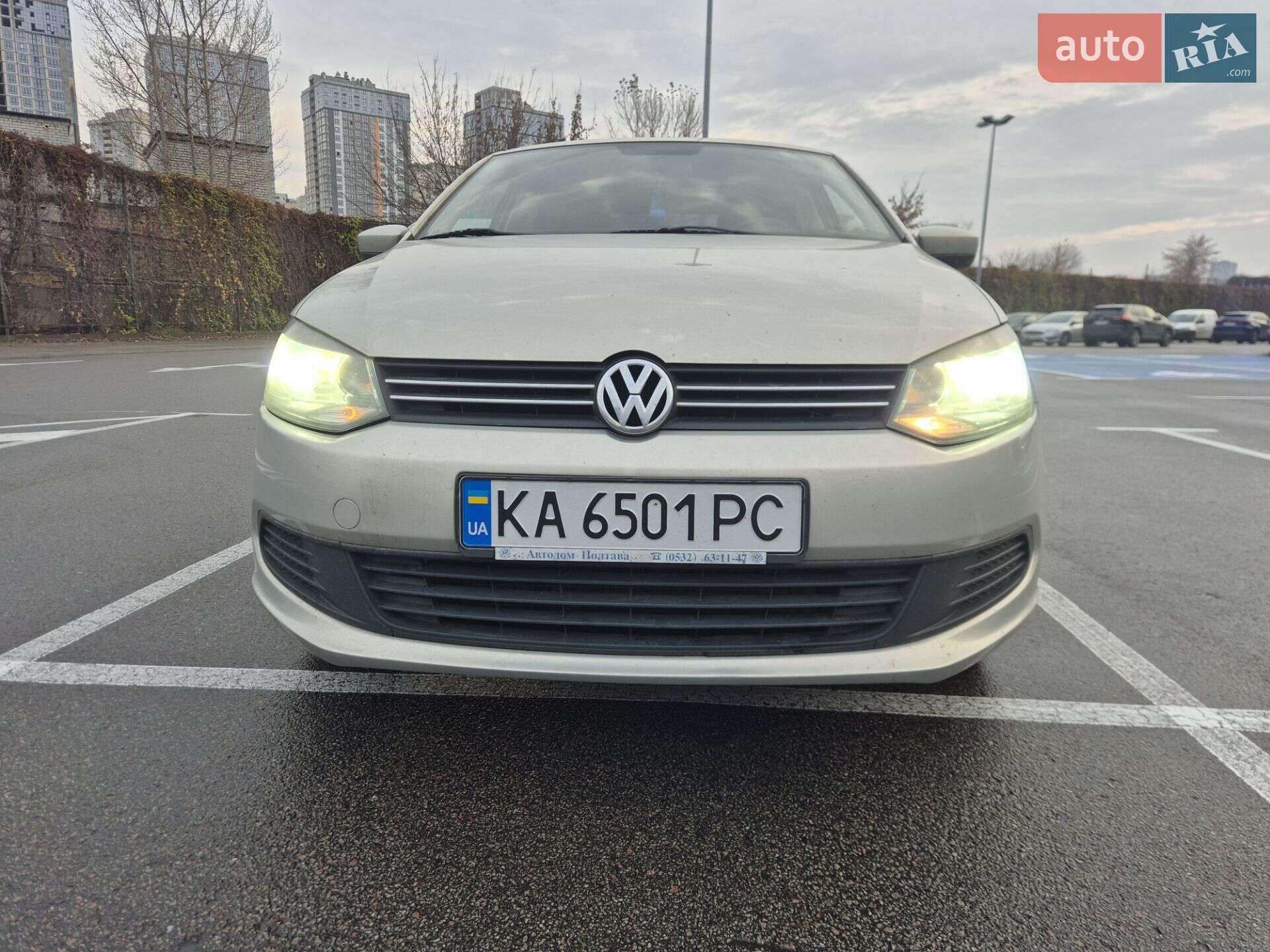 VOLKSWAGEN POLO 2011