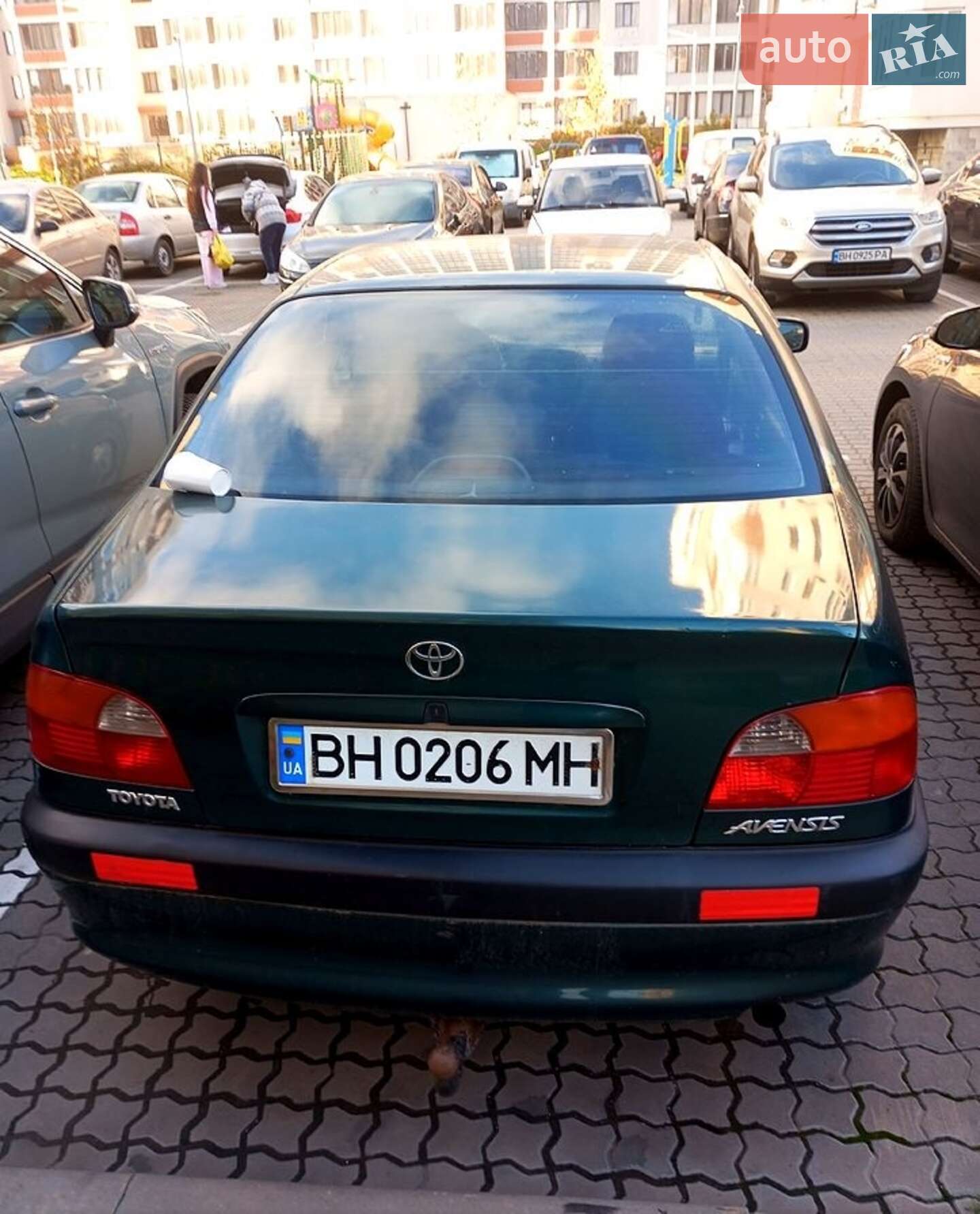 Головне фото звіту автомобіля TOYOTA AVENSIS 1998