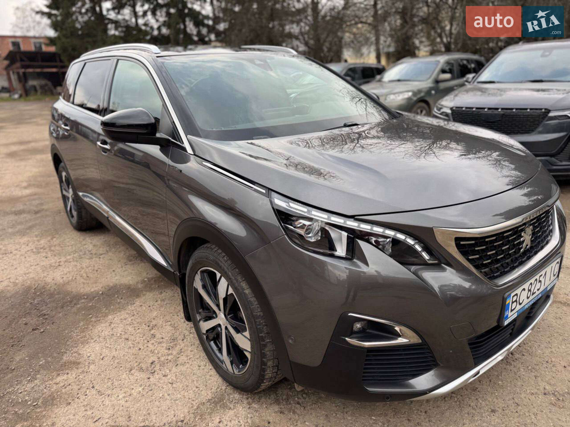 PEUGEOT 5008 2019