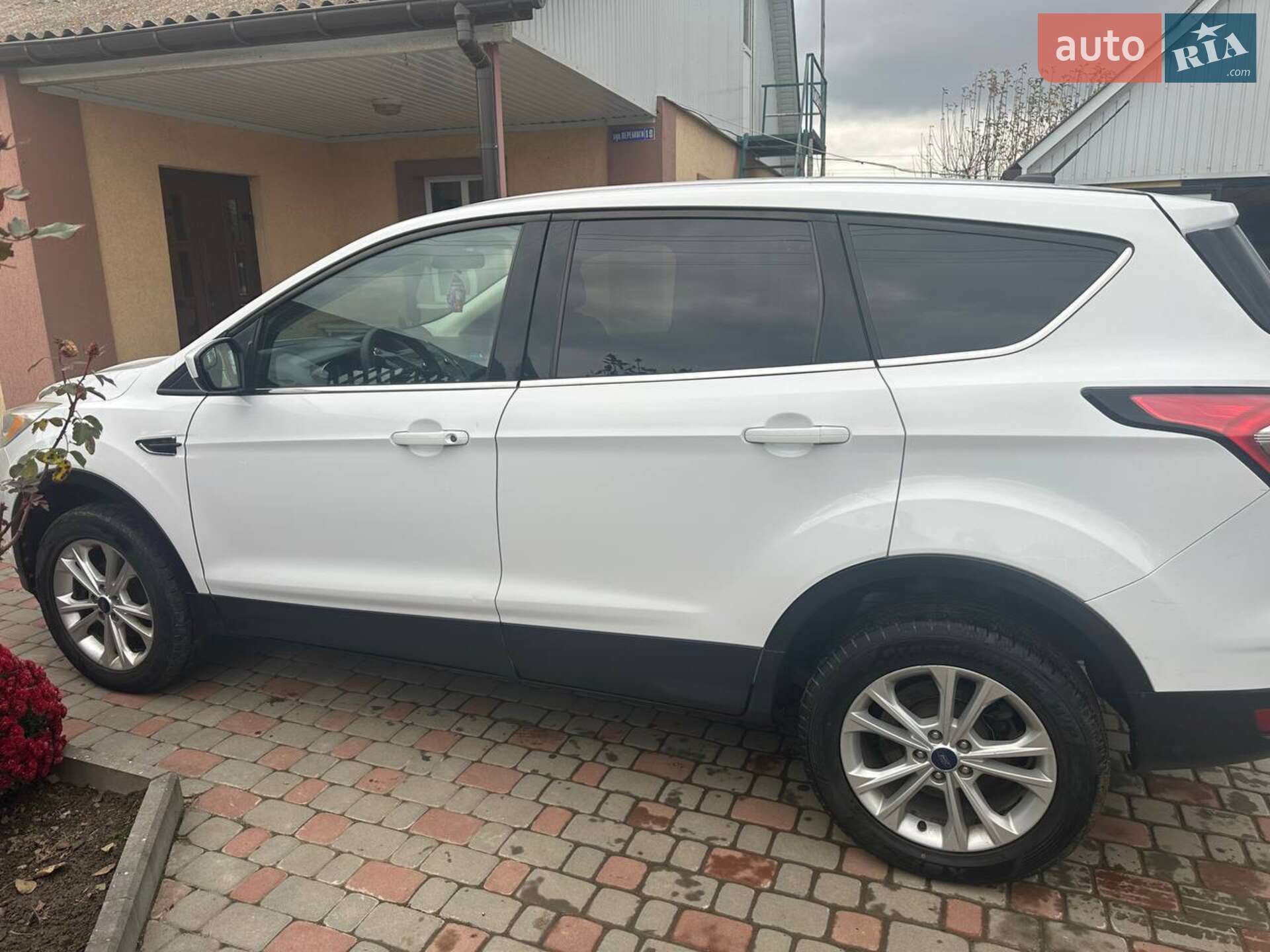 FORD ESCAPE 2017