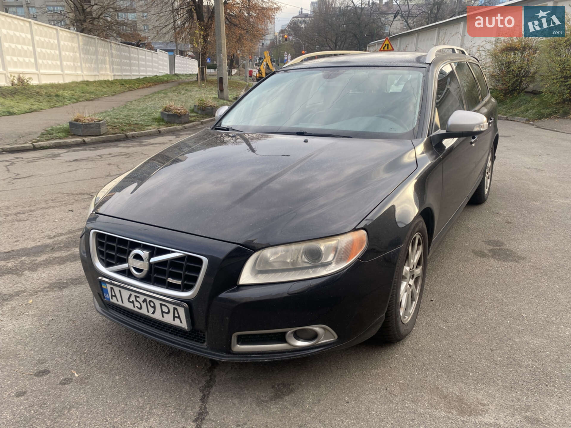 VOLVO V70 2011