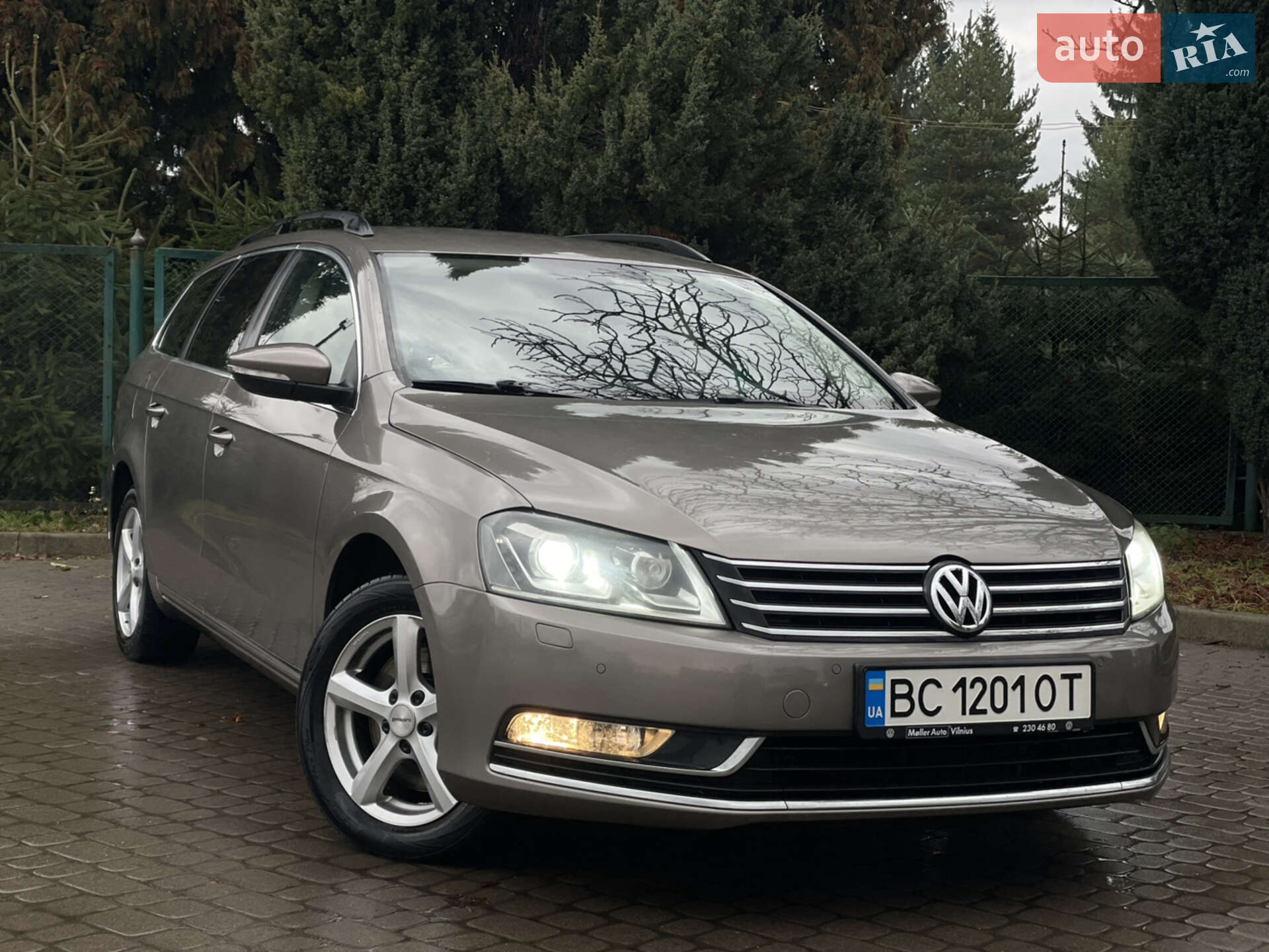 VOLKSWAGEN PASSAT 2011