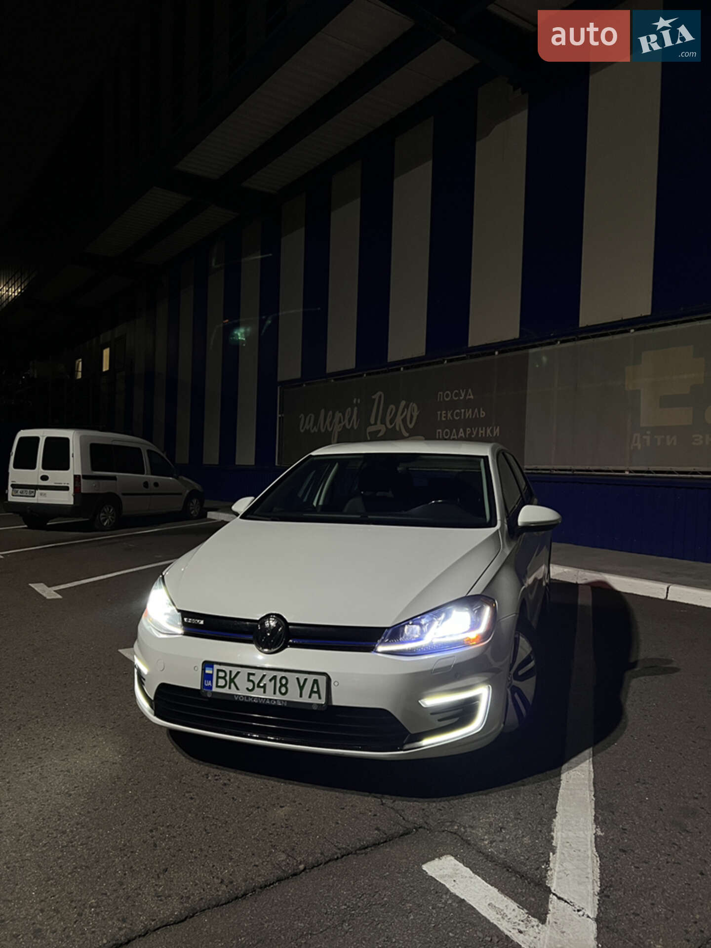 VOLKSWAGEN E-GOLF 2017