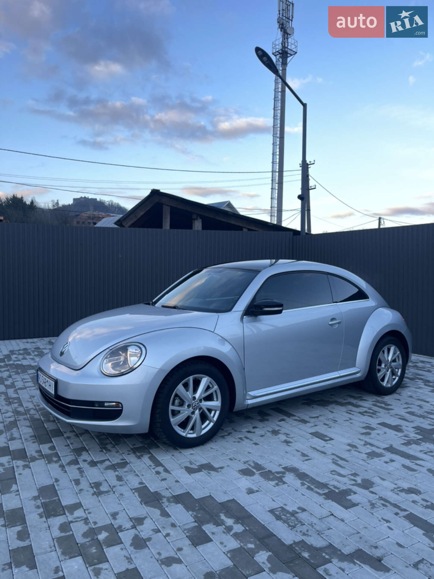 VOLKSWAGEN BEETLE 2014