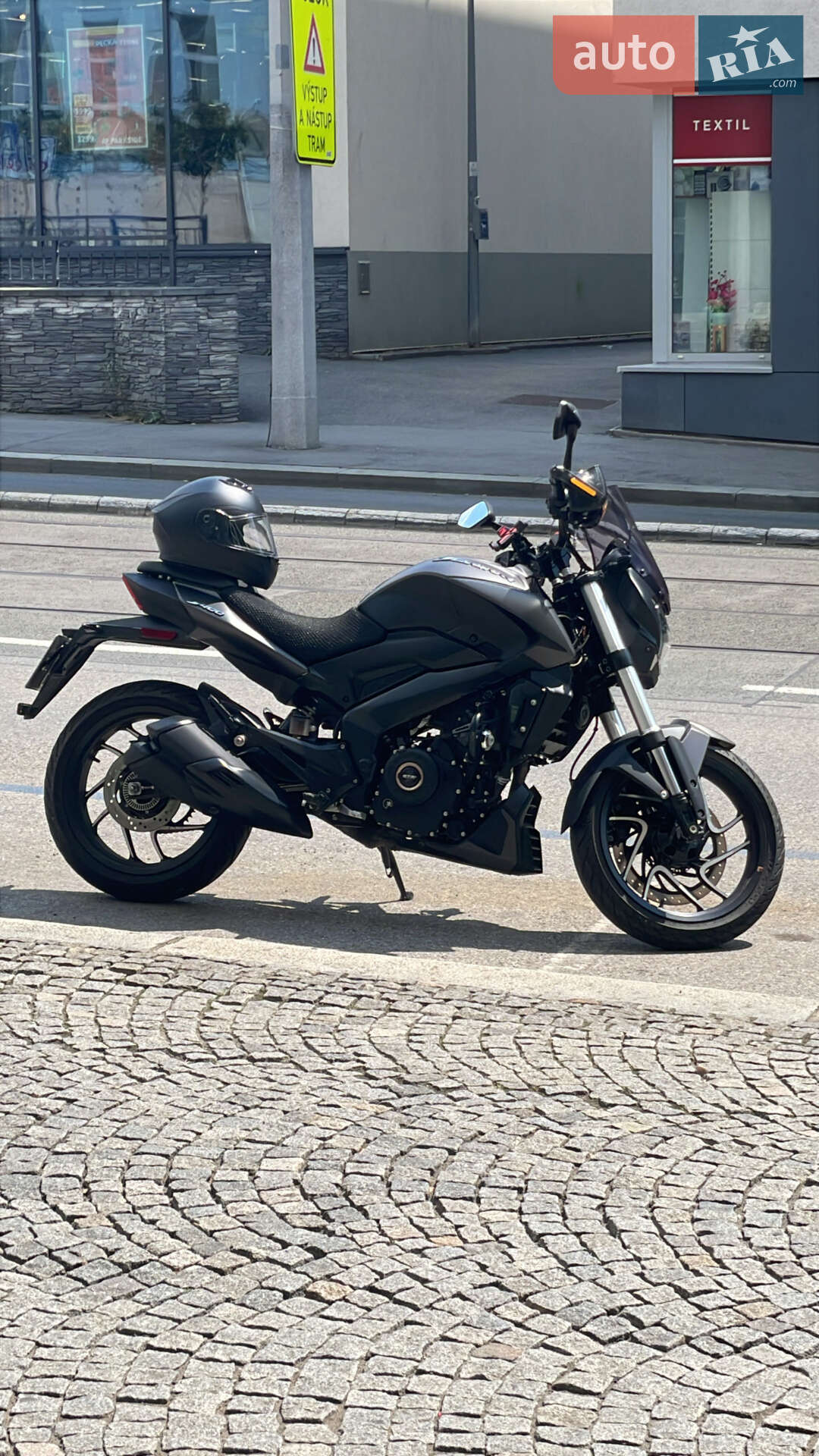 BAJAJ DOMINAR D 400 2021
