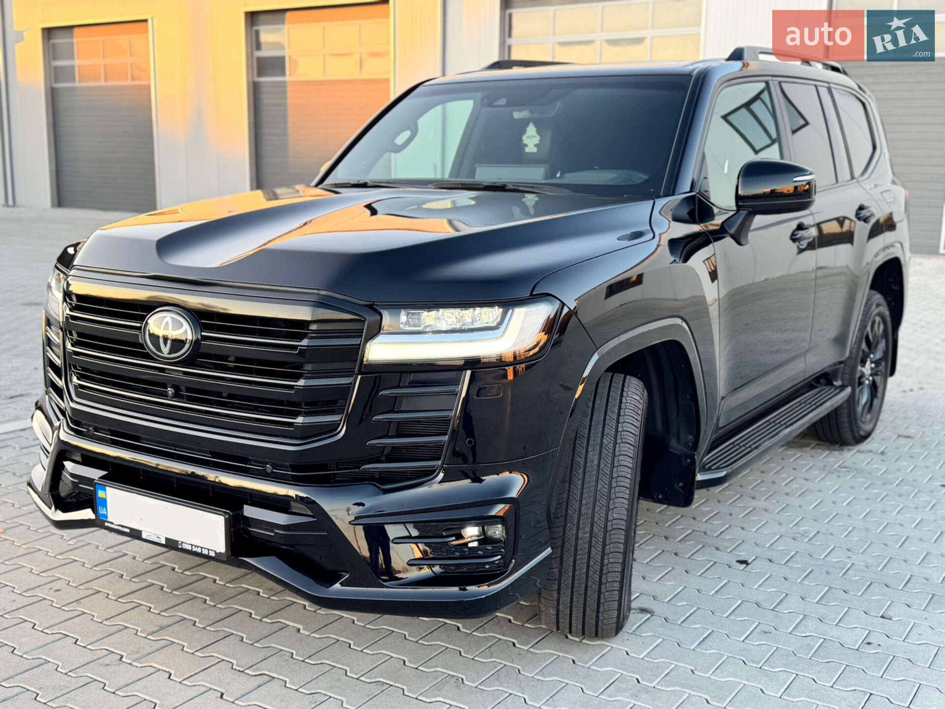 TOYOTA LAND CRUISER