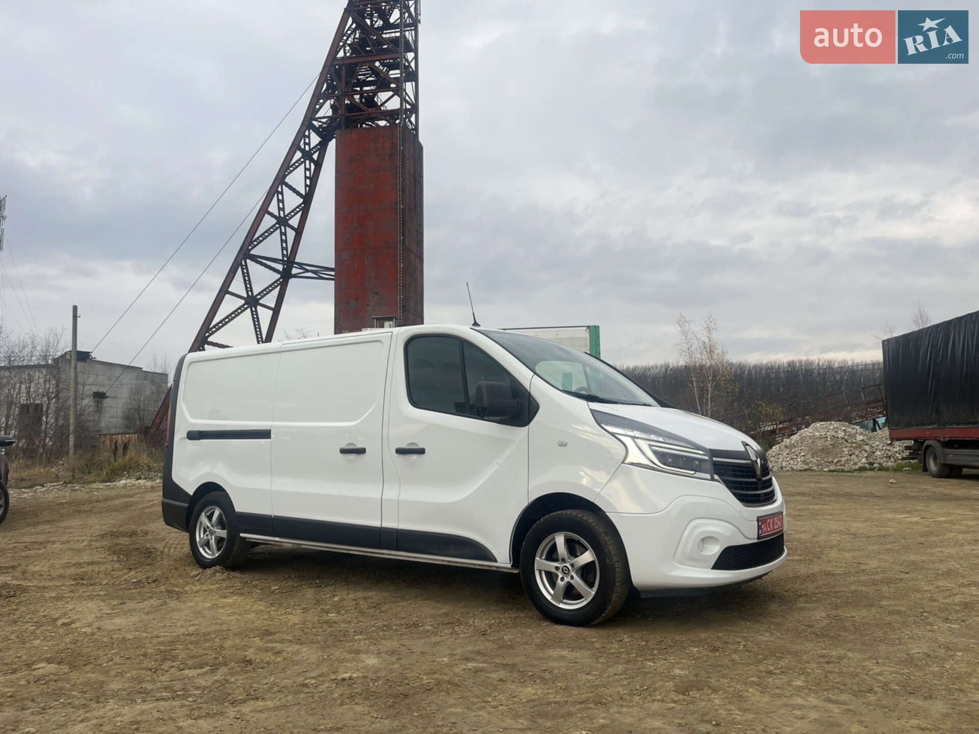 RENAULT TRAFIC 2020
