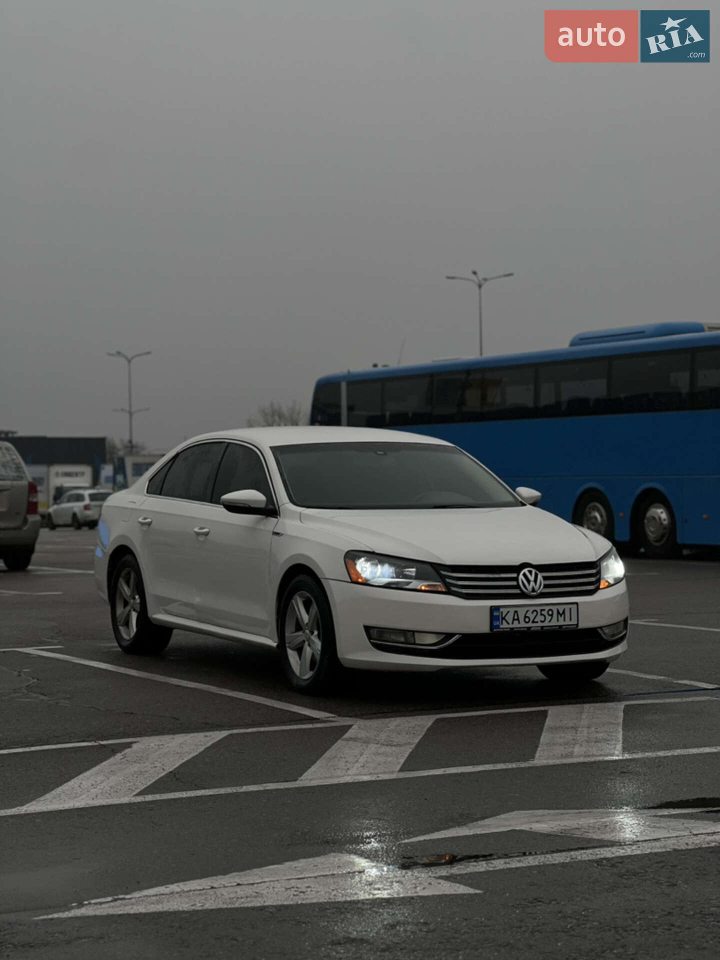 VOLKSWAGEN PASSAT 2011