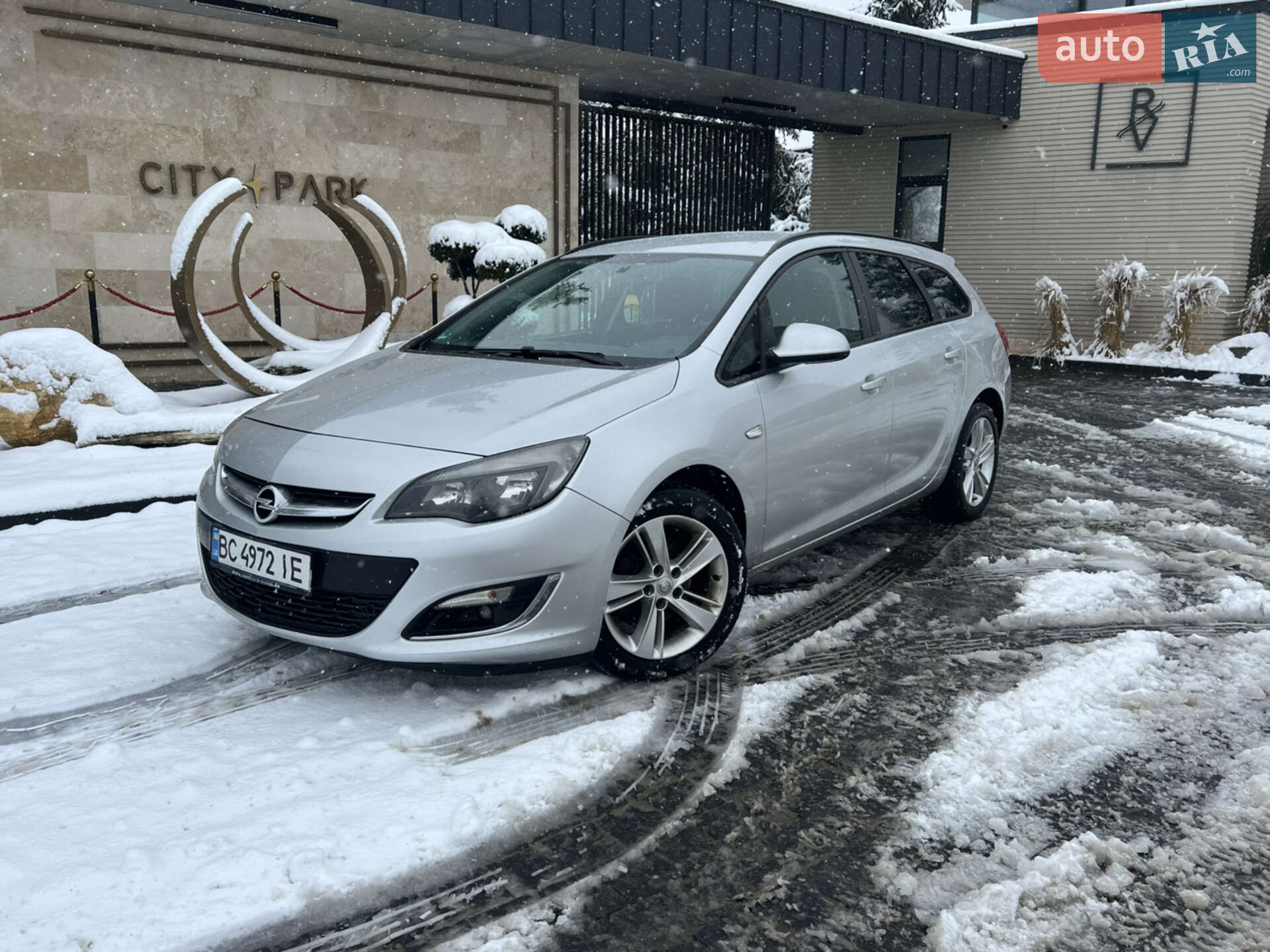 Головне фото звіту автомобіля OPEL ASTRA 2012