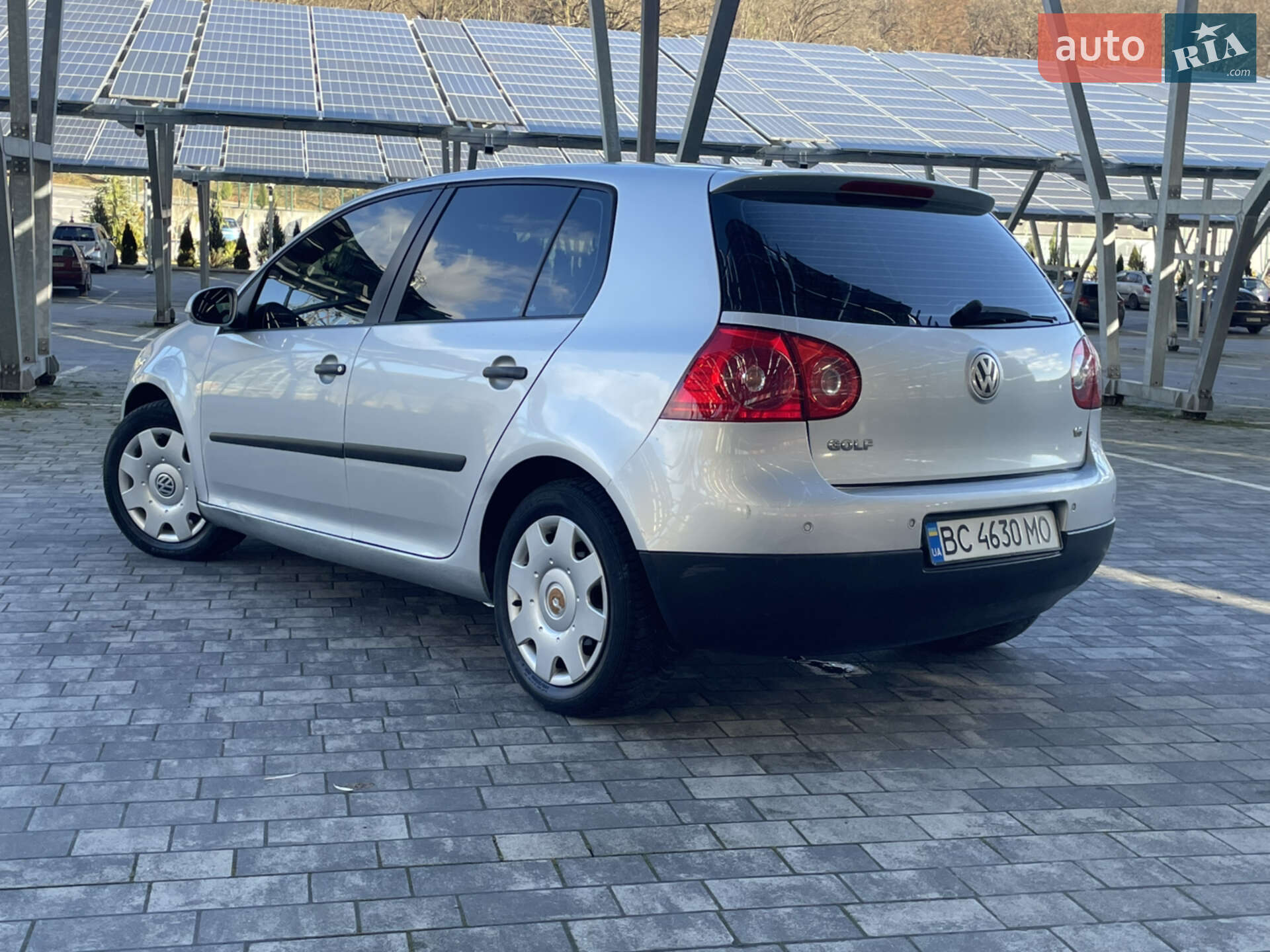 VOLKSWAGEN GOLF 2004