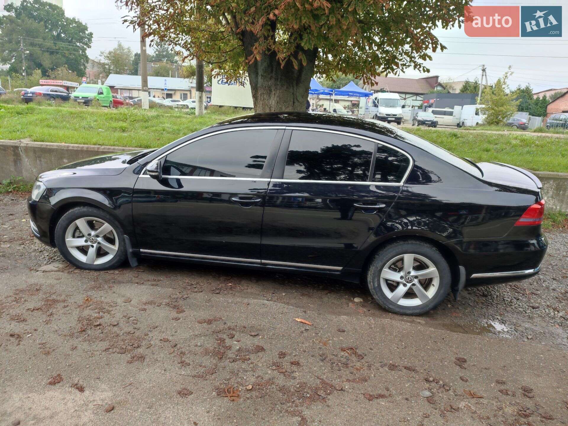 VOLKSWAGEN PASSAT 2011