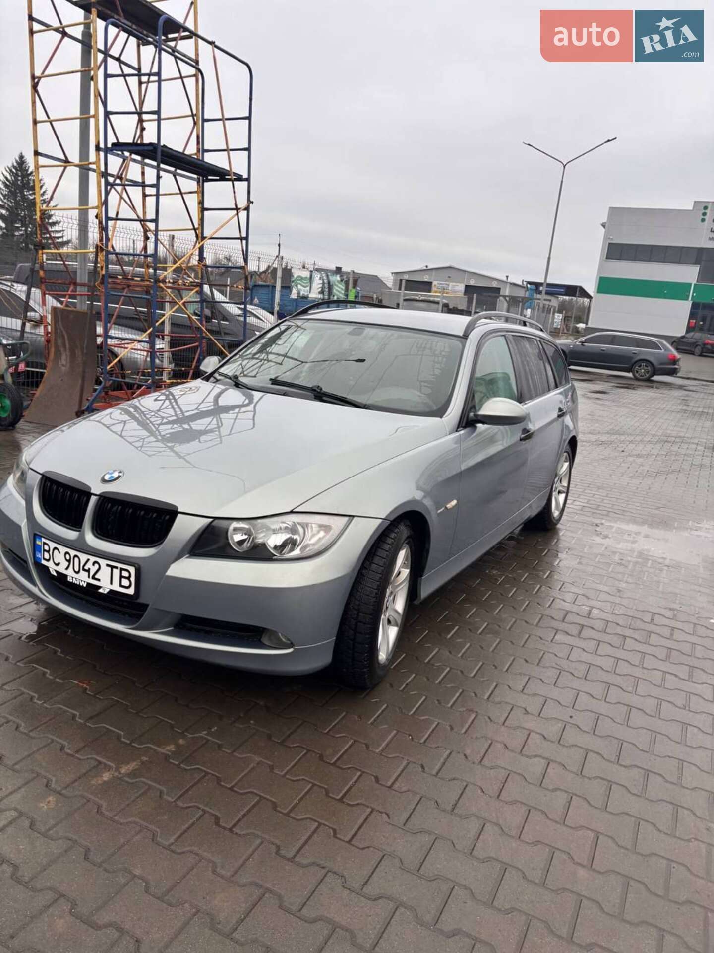 Головне фото звіту автомобіля BMW 320I 2005