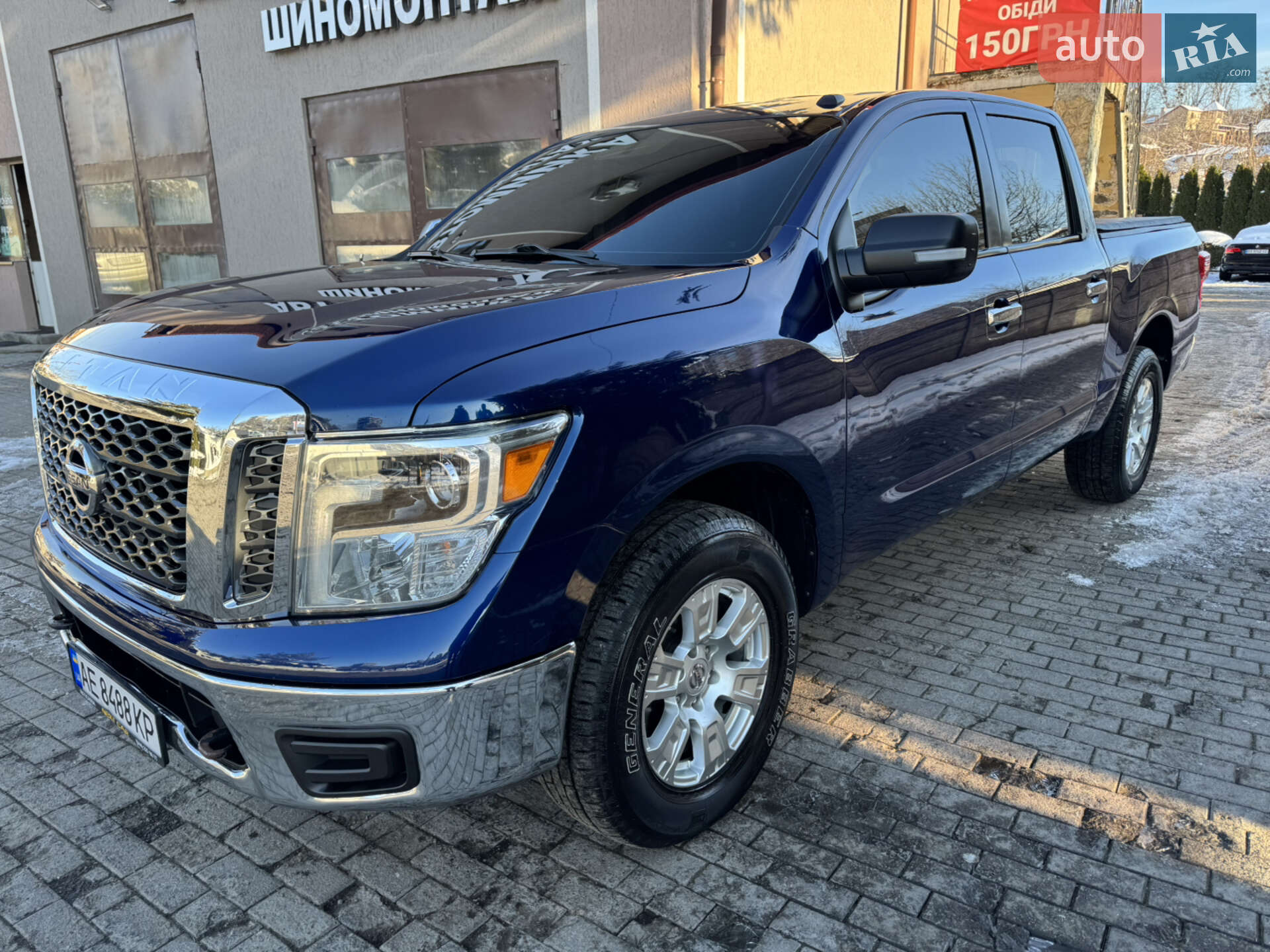 NISSAN TITAN 2018