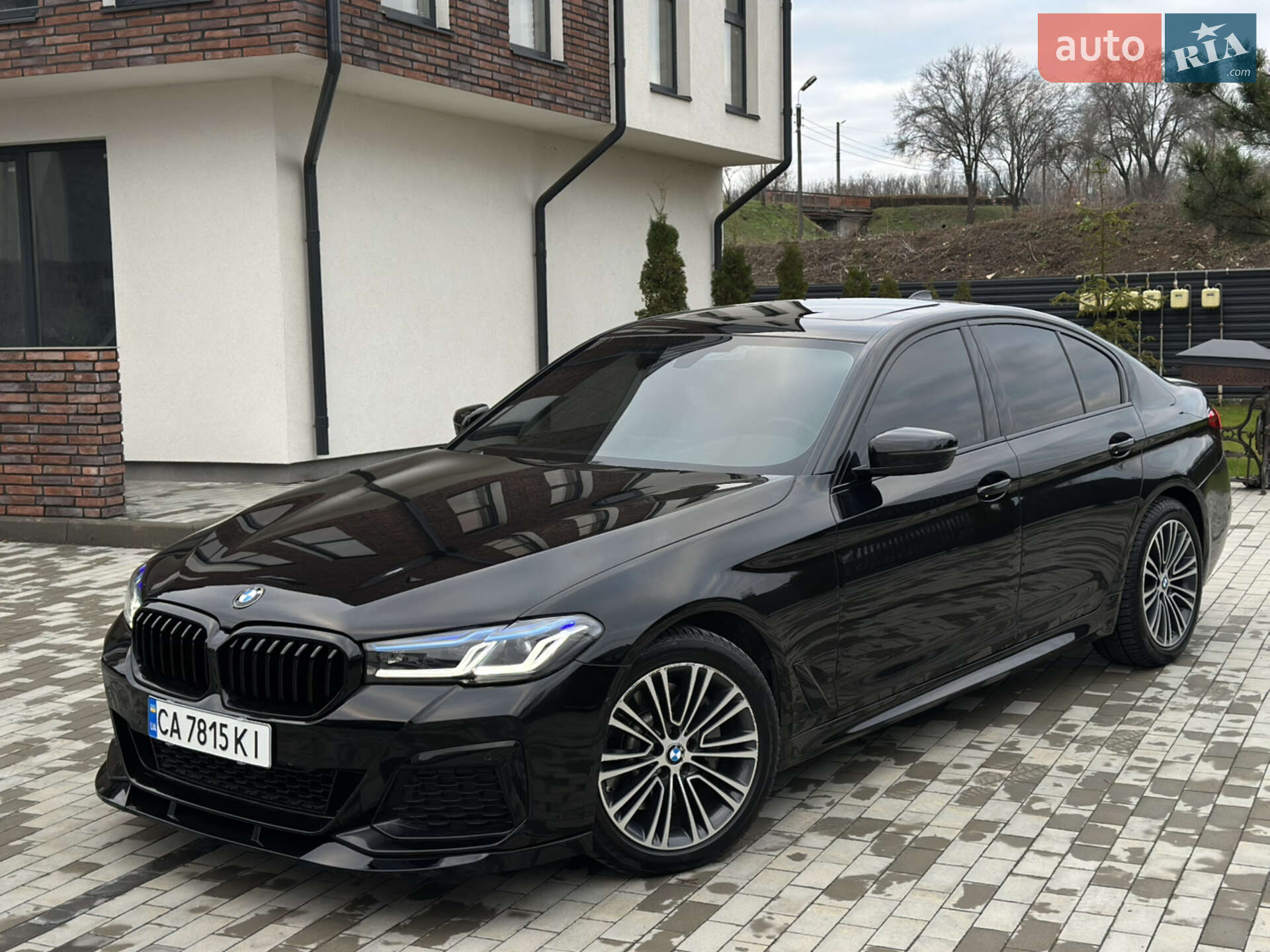 Головне фото звіту автомобіля BMW 530 2017