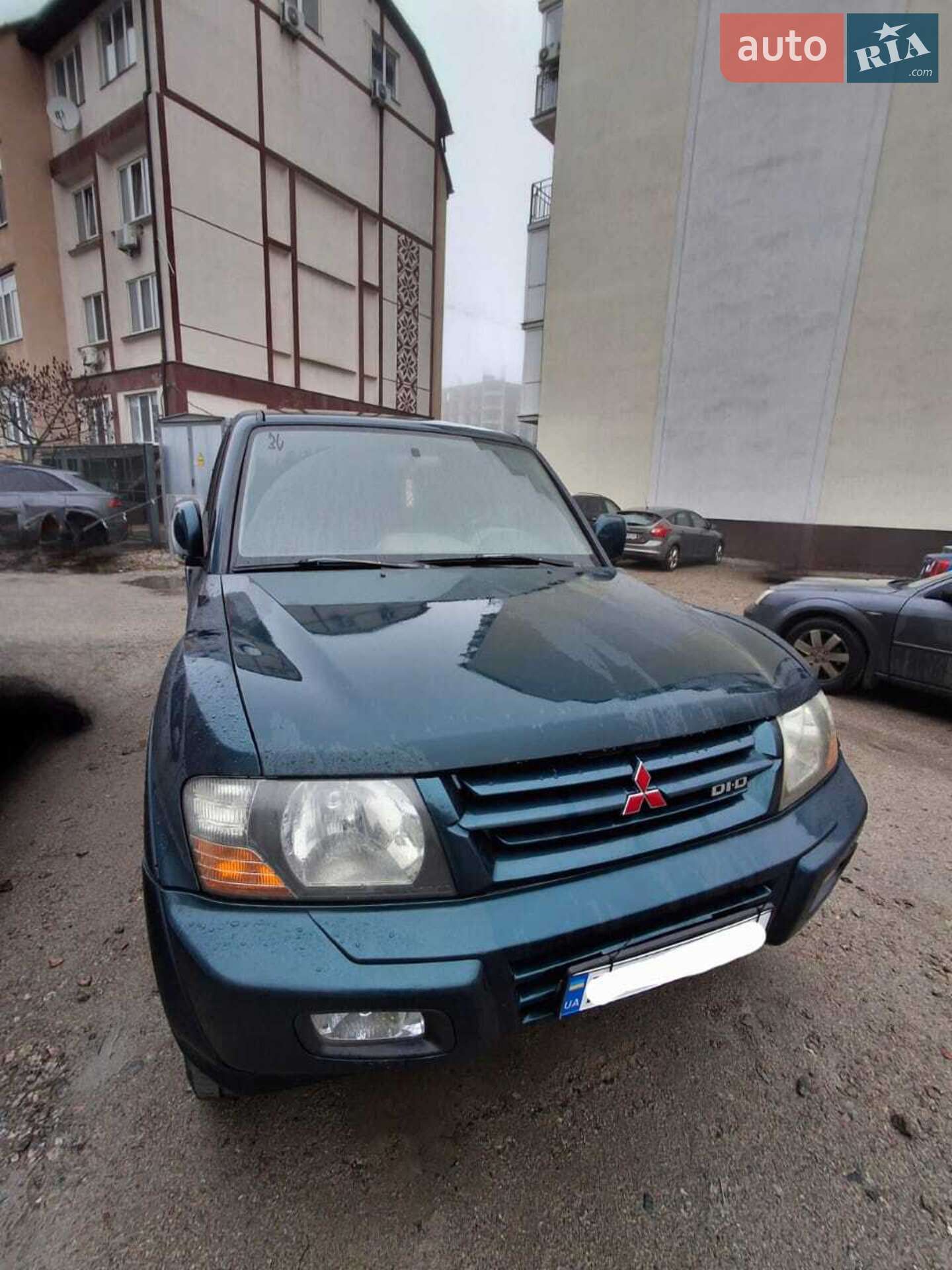 MITSUBISHI PAJERO