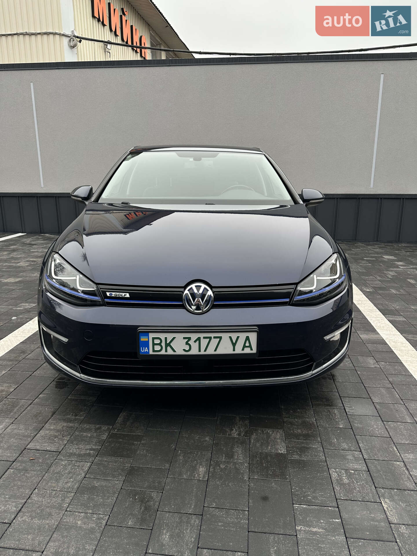 VOLKSWAGEN E-GOLF 2015