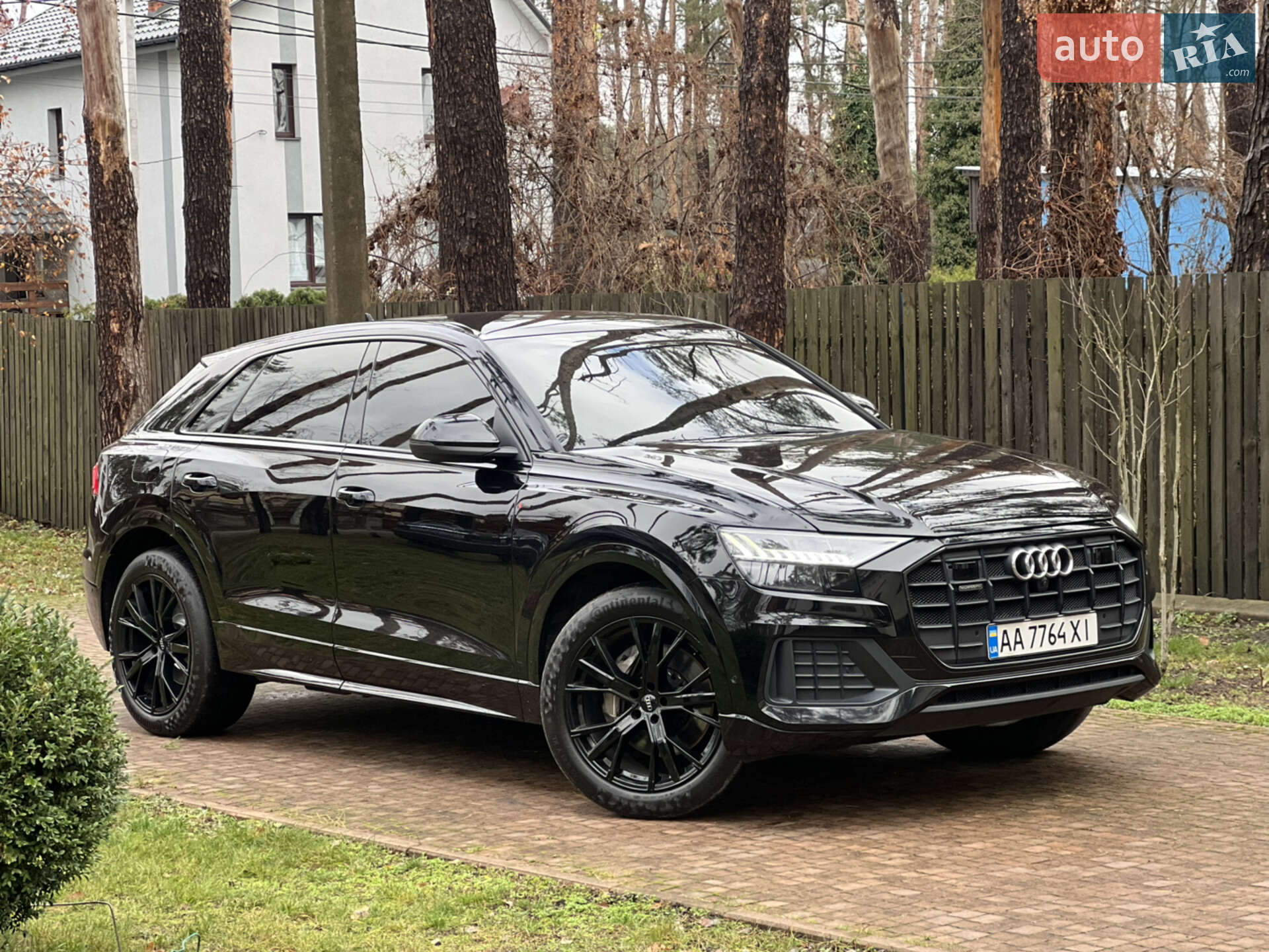 Головне фото звіту автомобіля AUDI Q8 2019